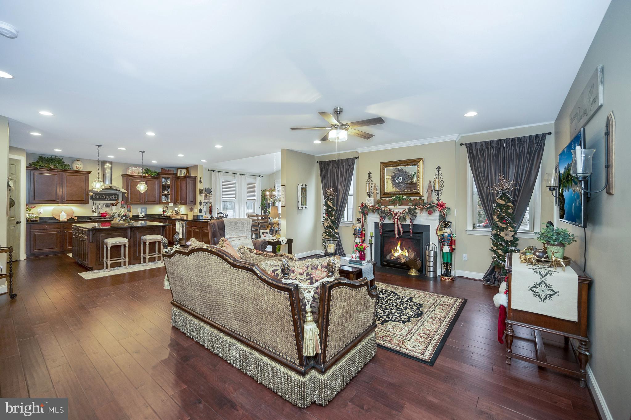 STONEWALL MANOR - Residential