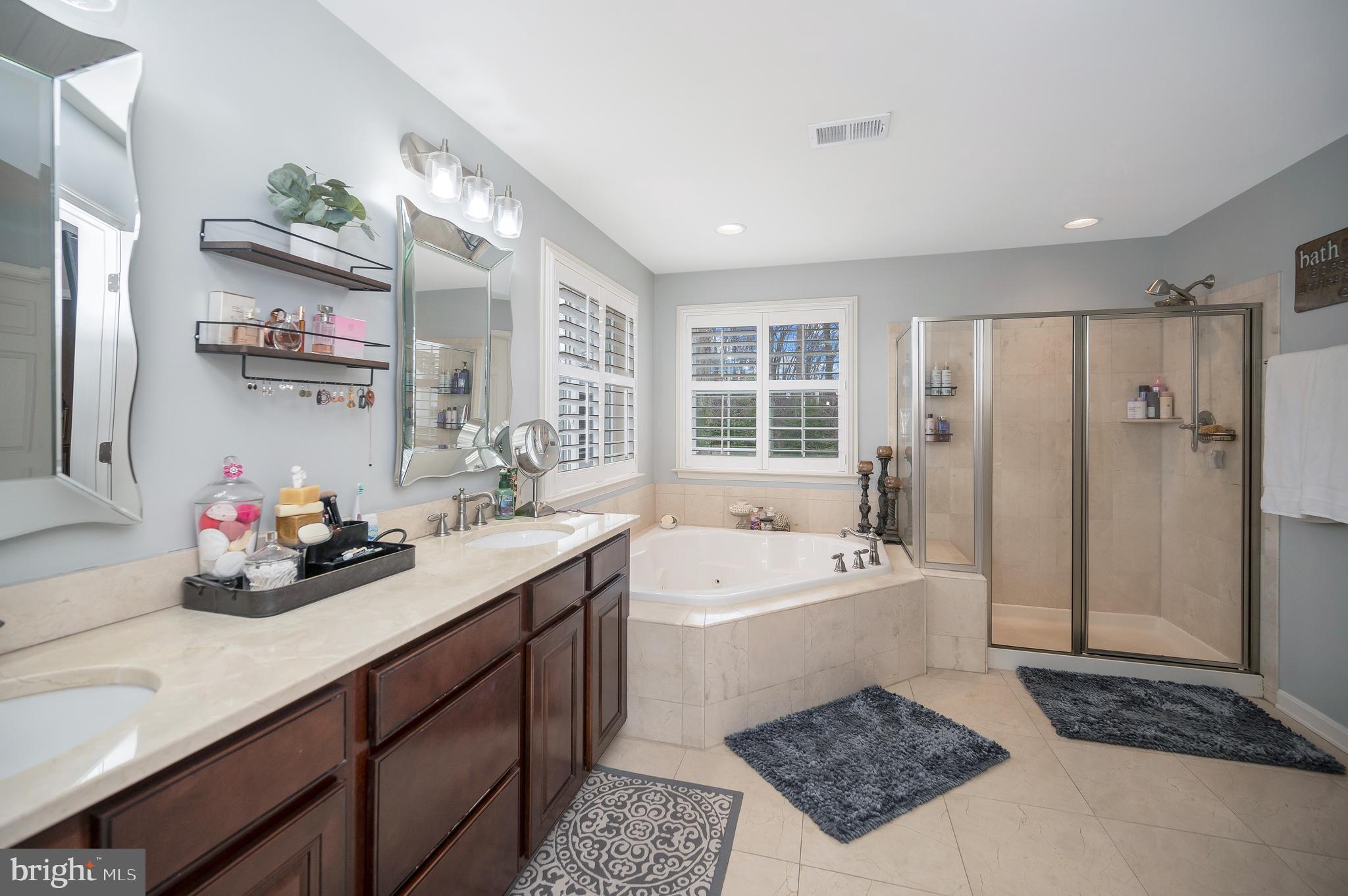 STONEWALL MANOR - Residential