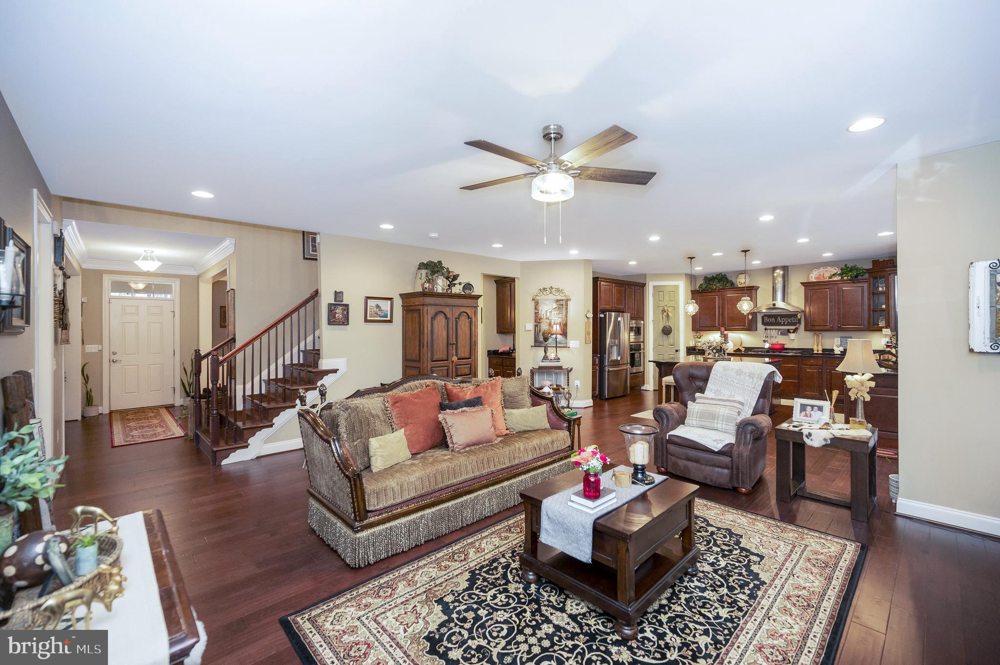 STONEWALL MANOR - Residential