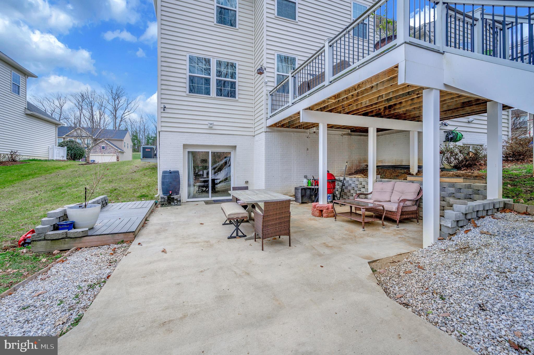 STONEWALL MANOR - Residential