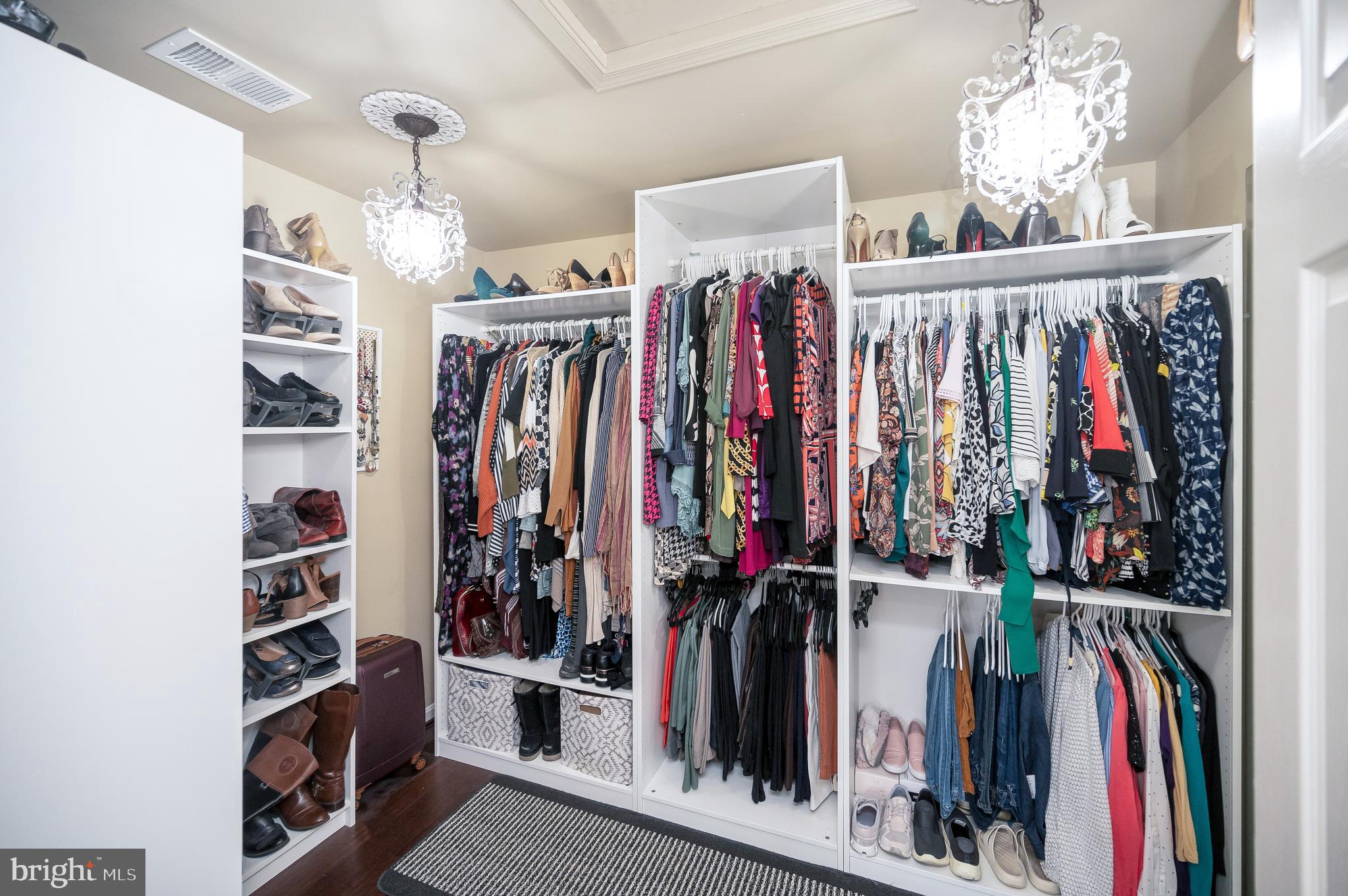 STONEWALL MANOR - Residential