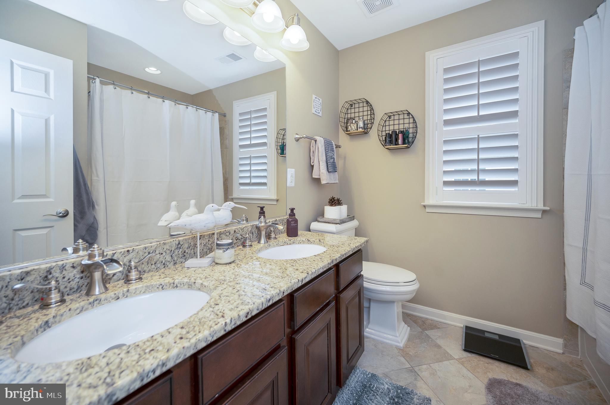 STONEWALL MANOR - Residential