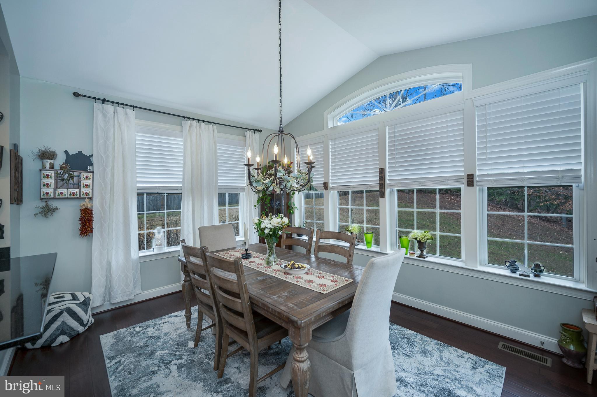 STONEWALL MANOR - Residential