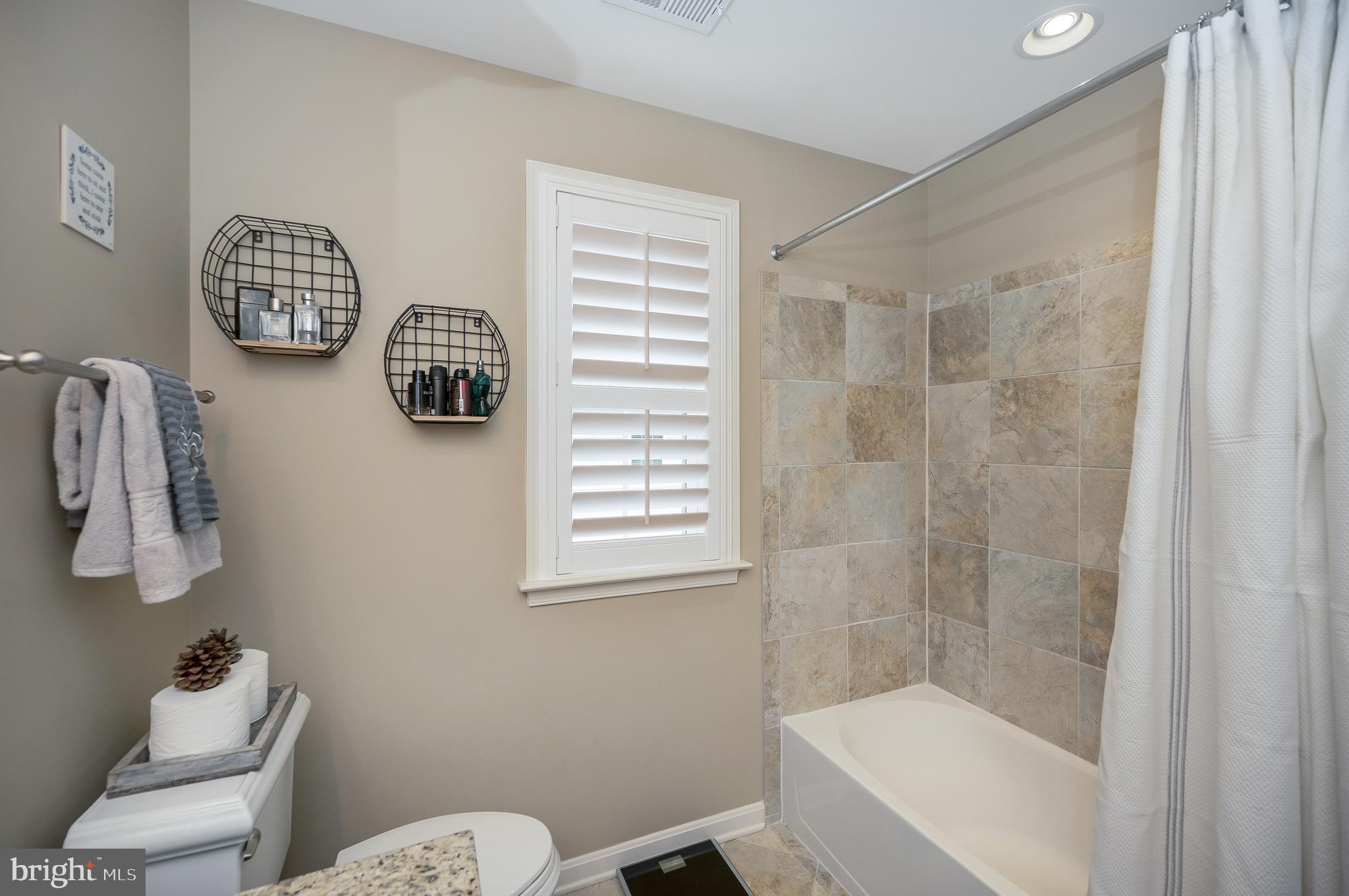 STONEWALL MANOR - Residential