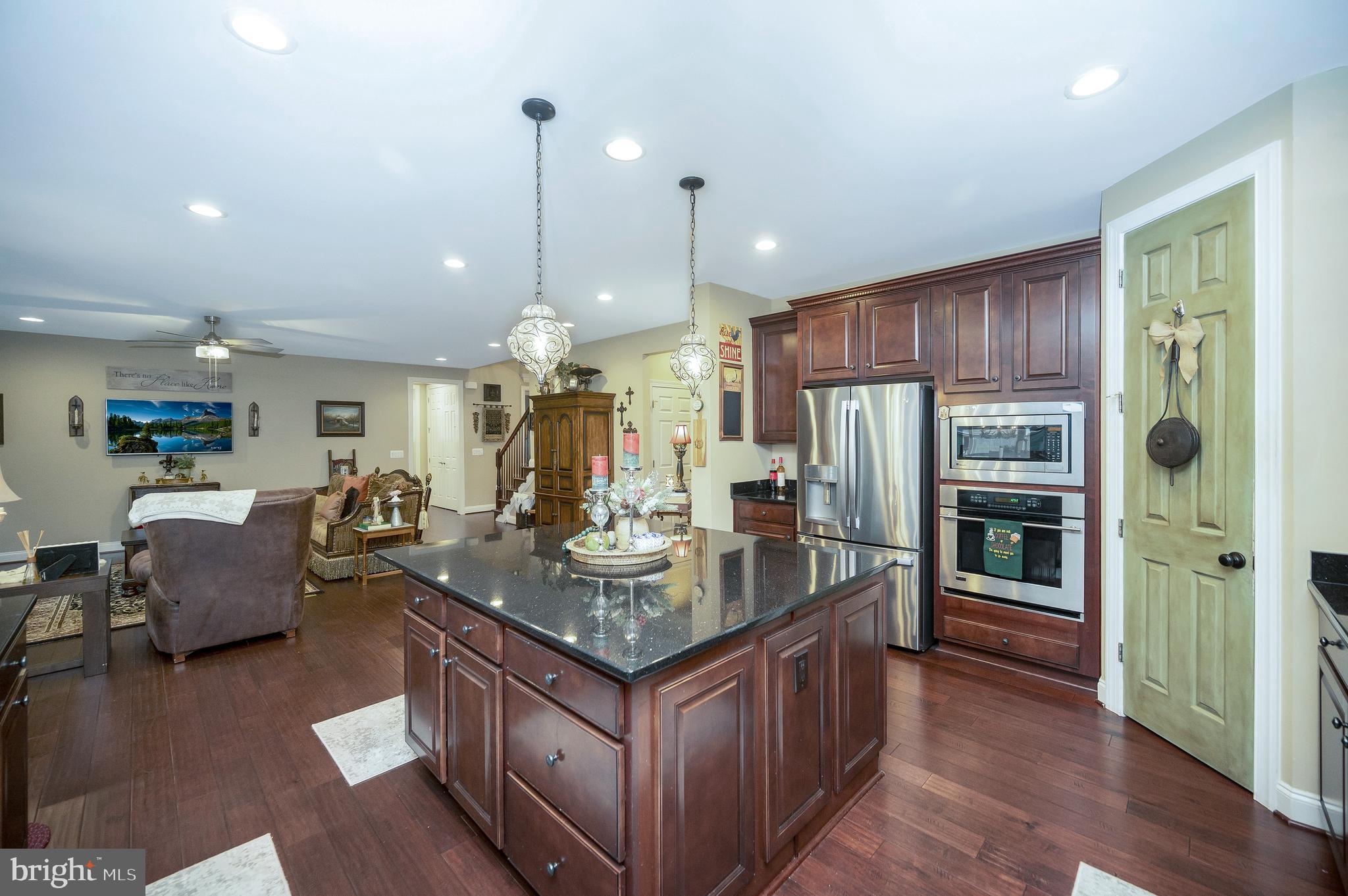 STONEWALL MANOR - Residential