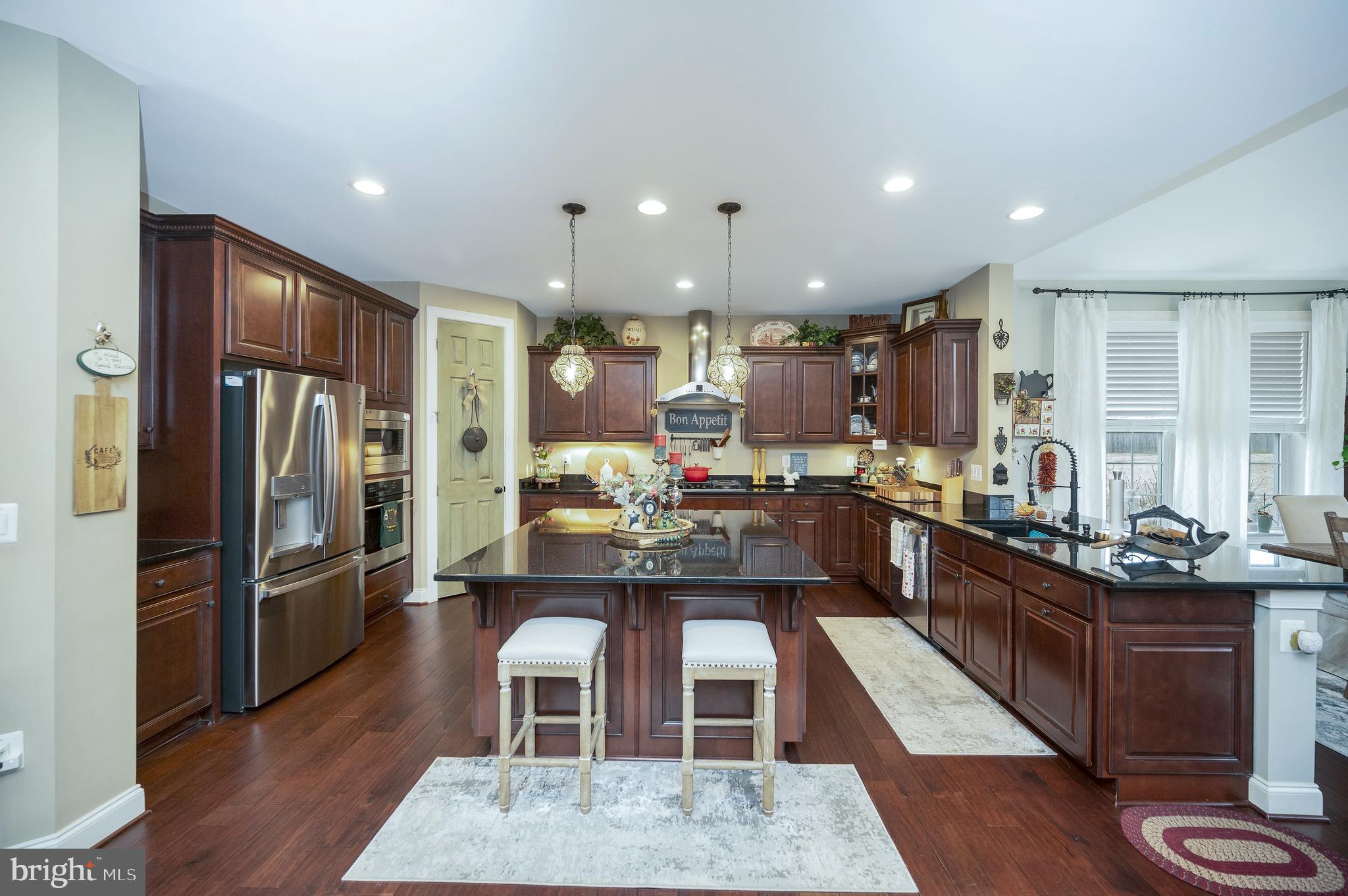 STONEWALL MANOR - Residential