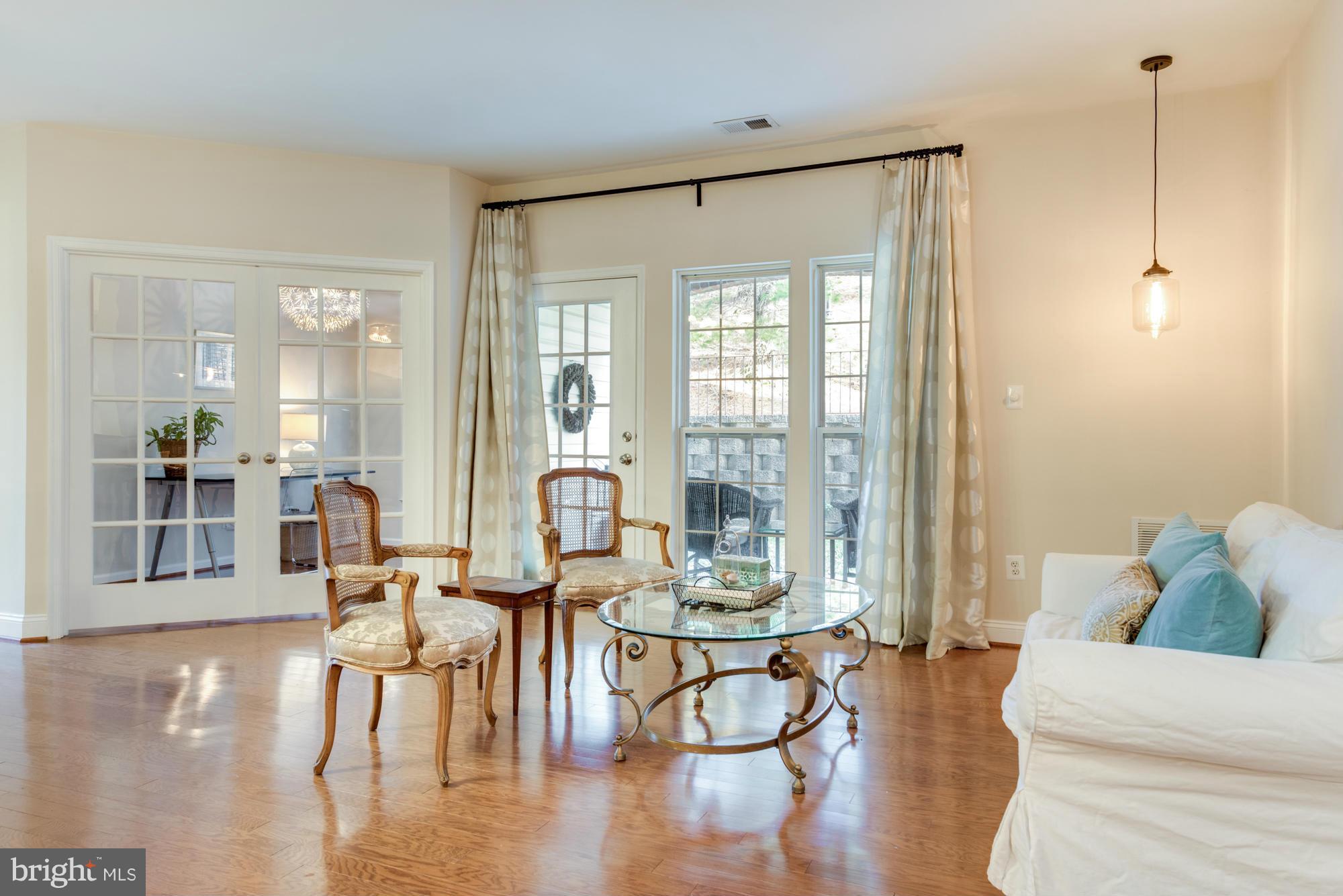 PINEY ORCHARD - Residential