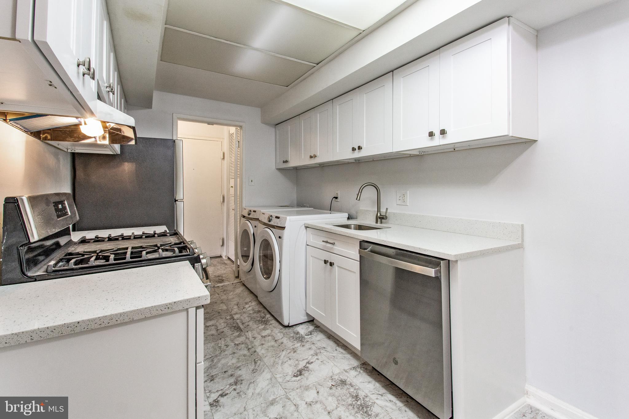 PINES CONDO 01 - Residential