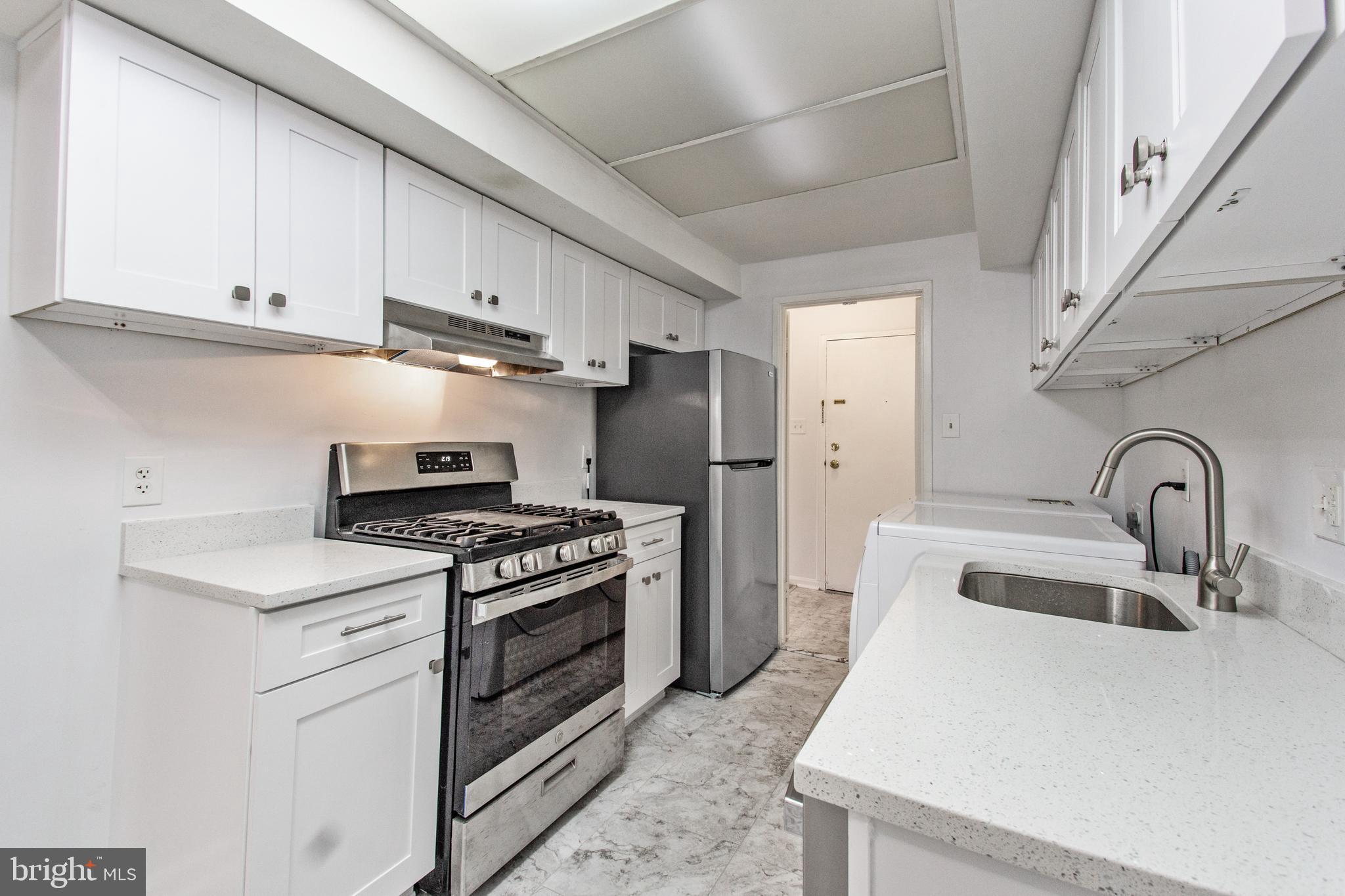 PINES CONDO 01 - Residential