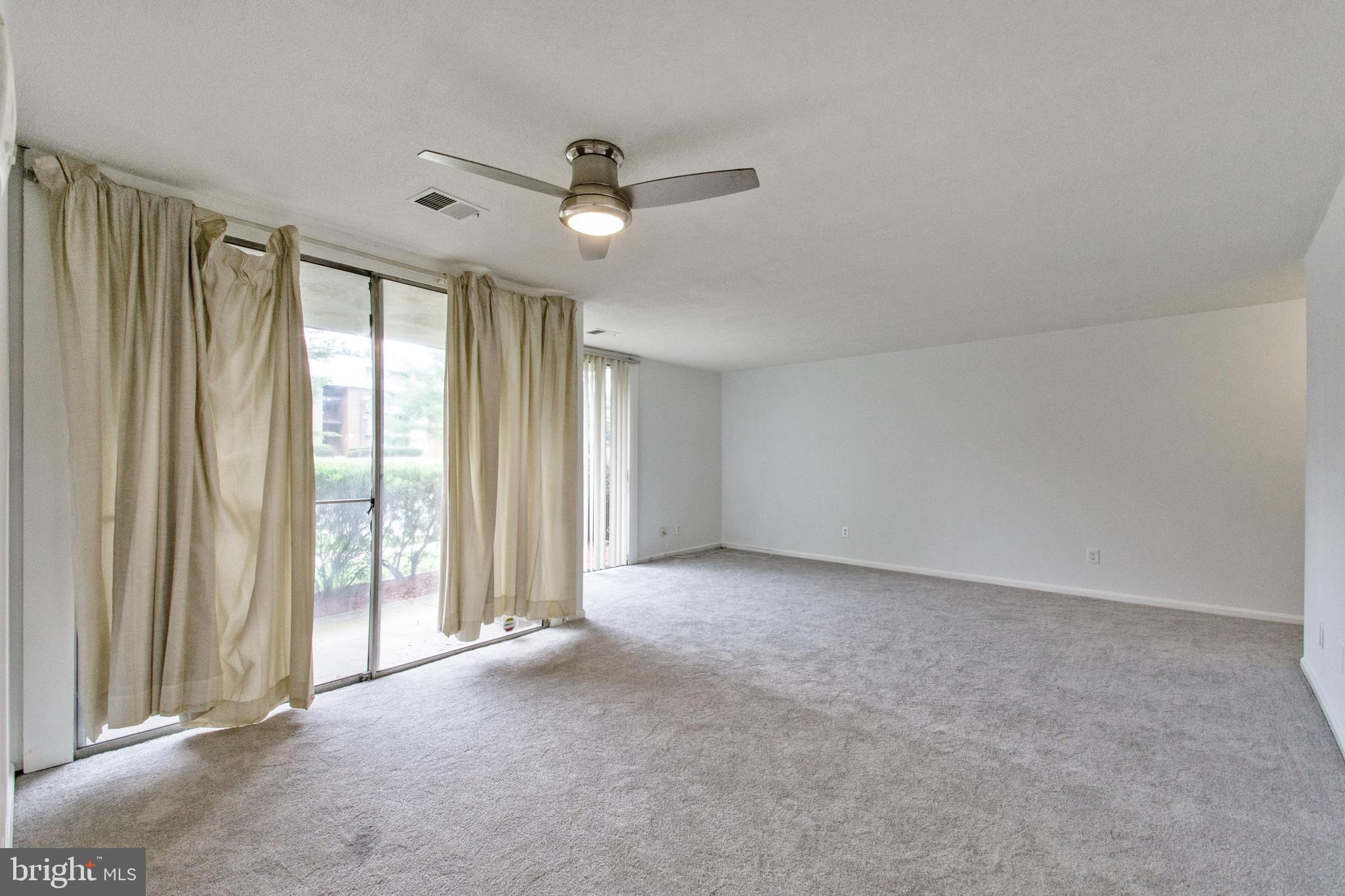 PINES CONDO 01 - Residential