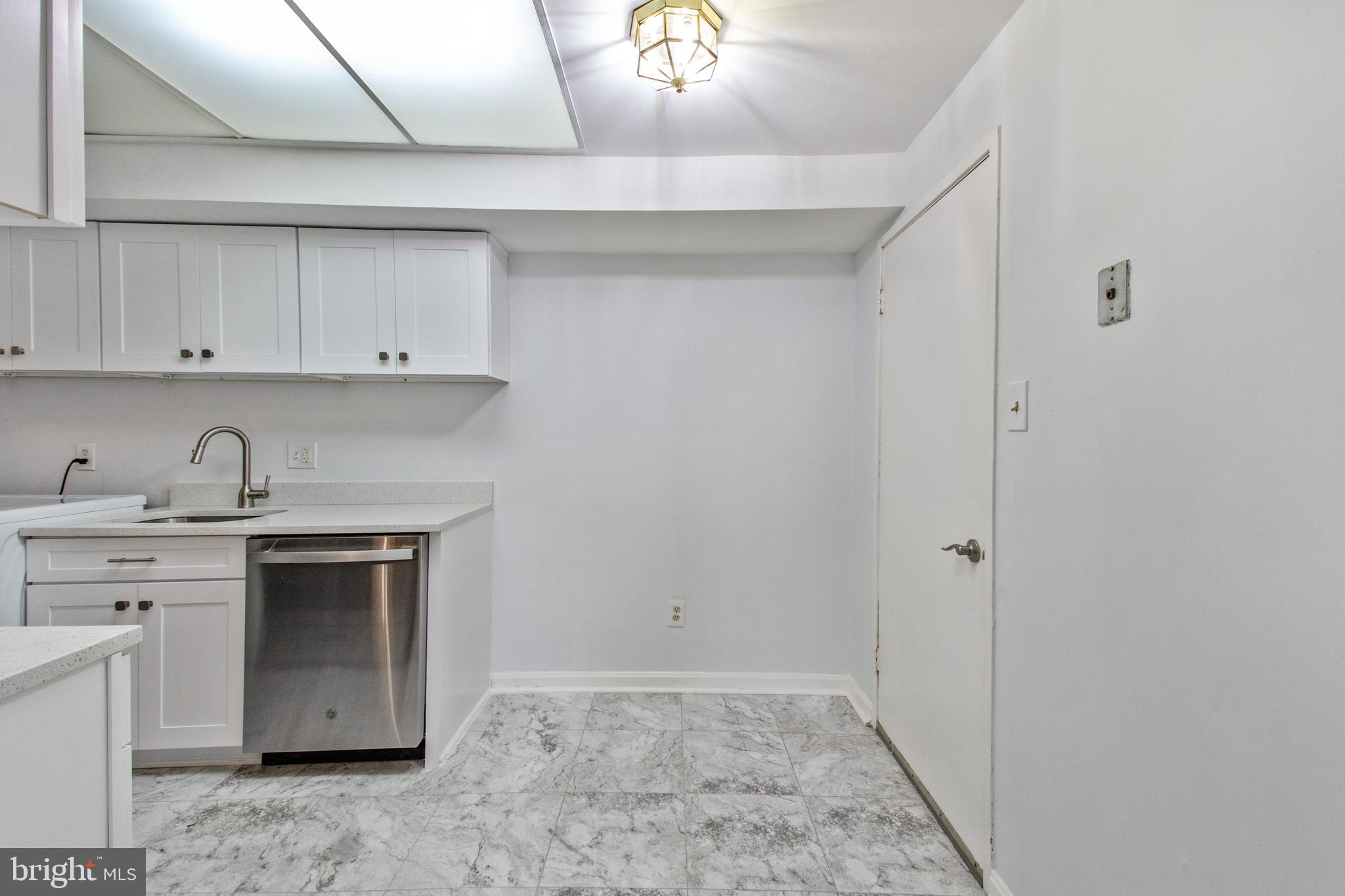 PINES CONDO 01 - Residential