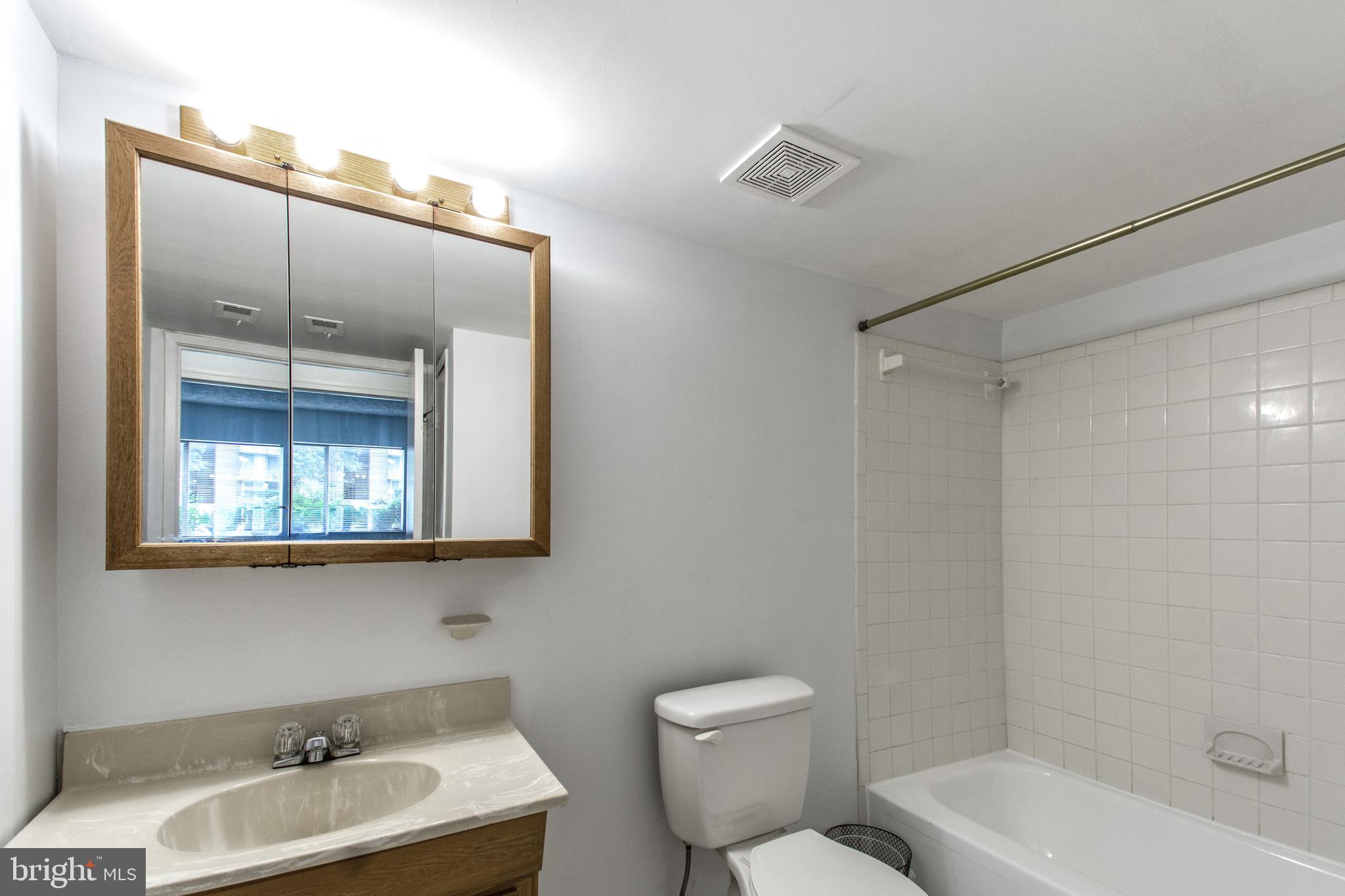 PINES CONDO 01 - Residential