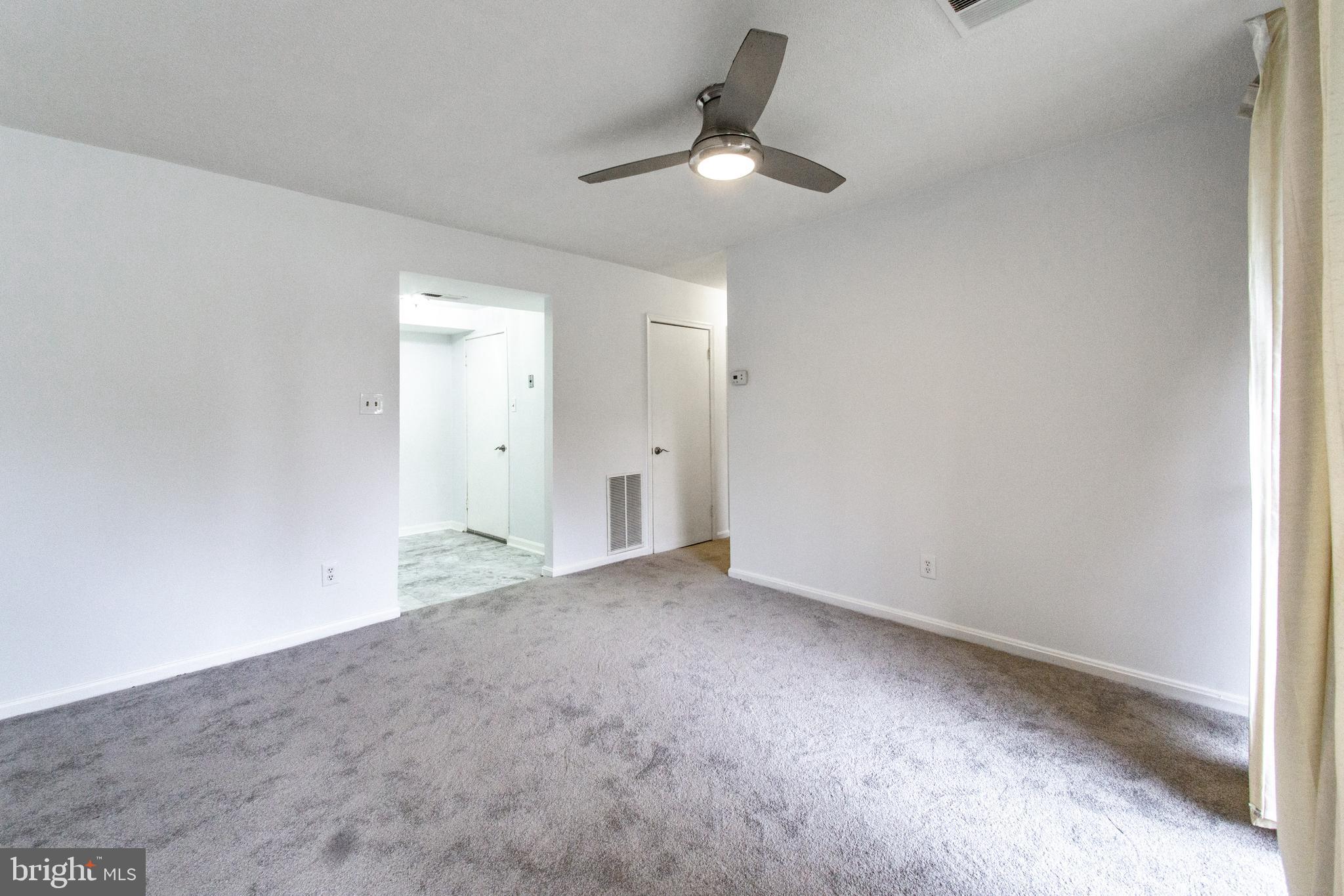 PINES CONDO 01 - Residential