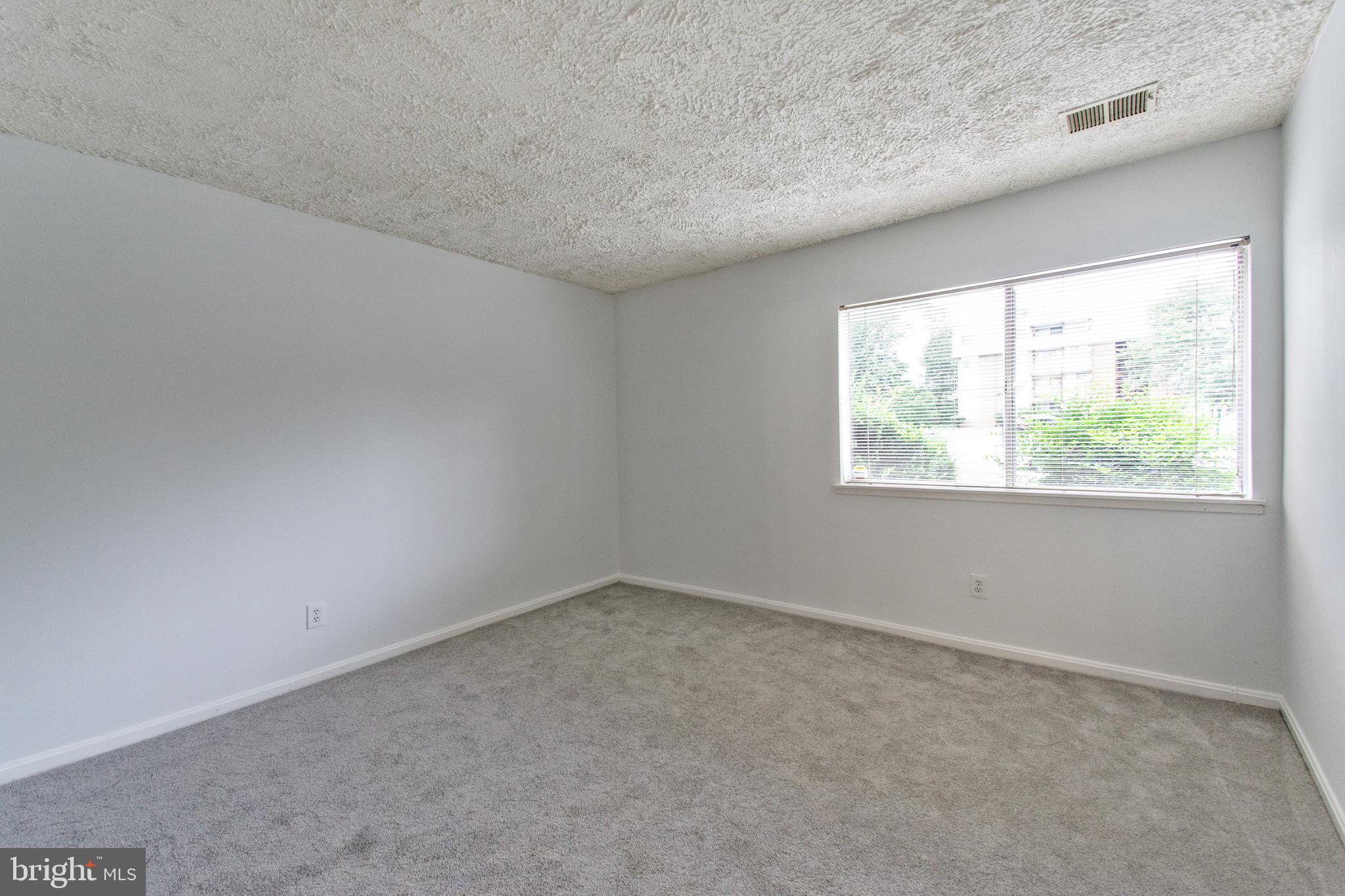 PINES CONDO 01 - Residential