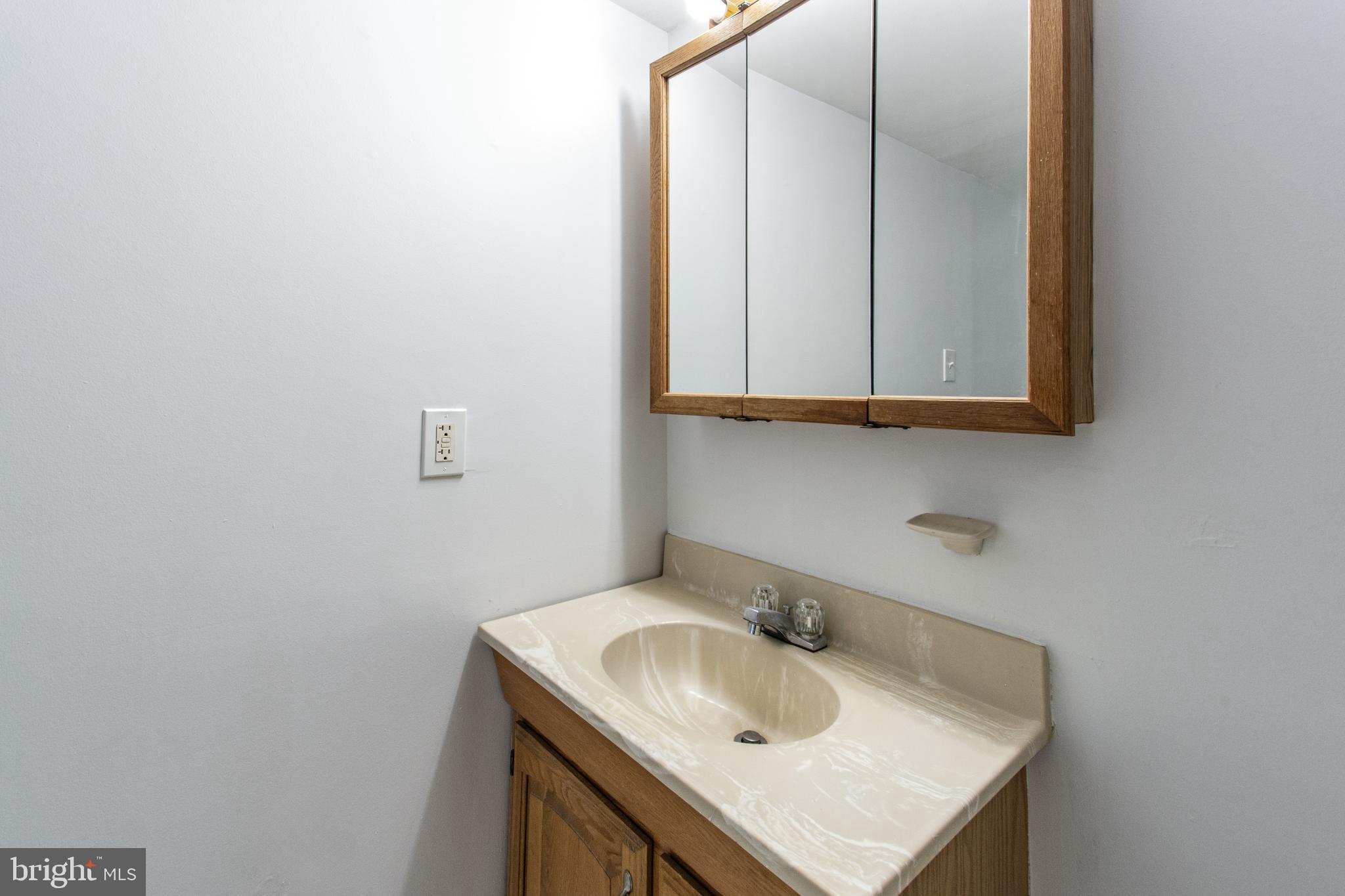 PINES CONDO 01 - Residential