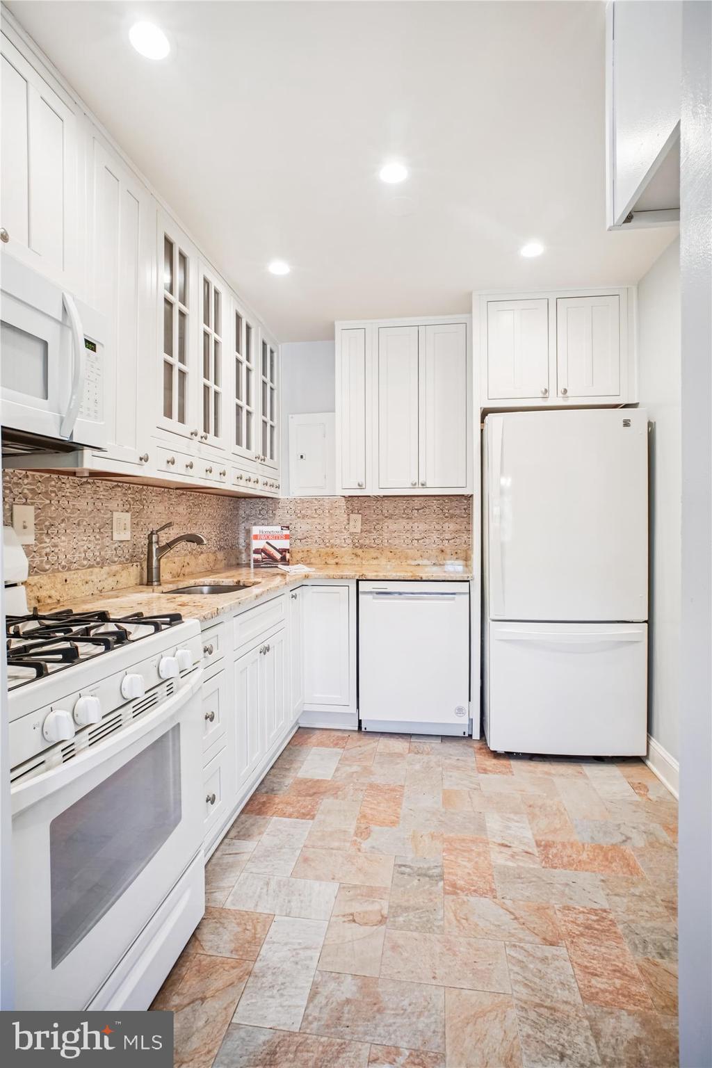 PARK TOWERS - Residential