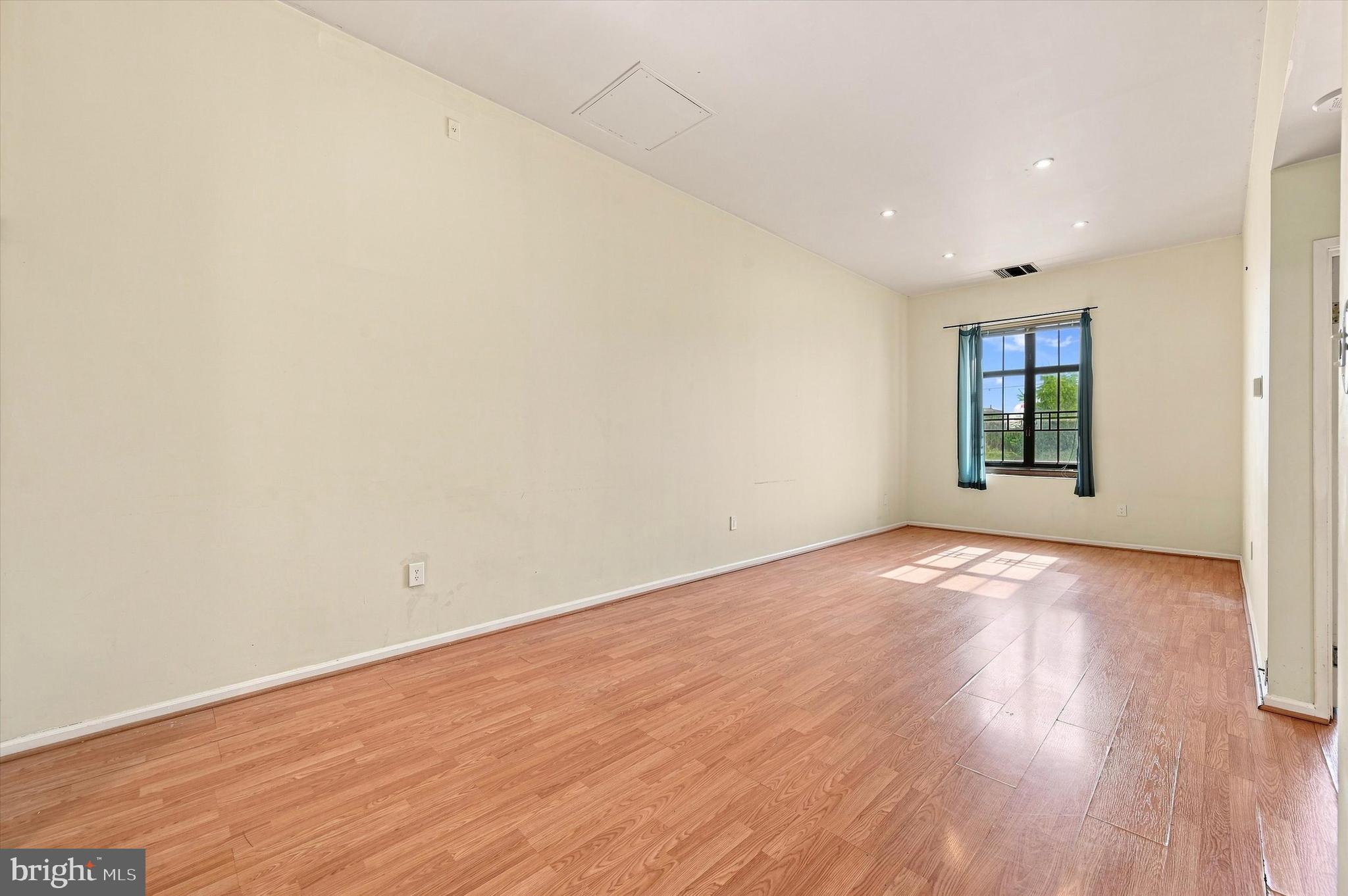 1601 SPRING GARDEN STREET M114