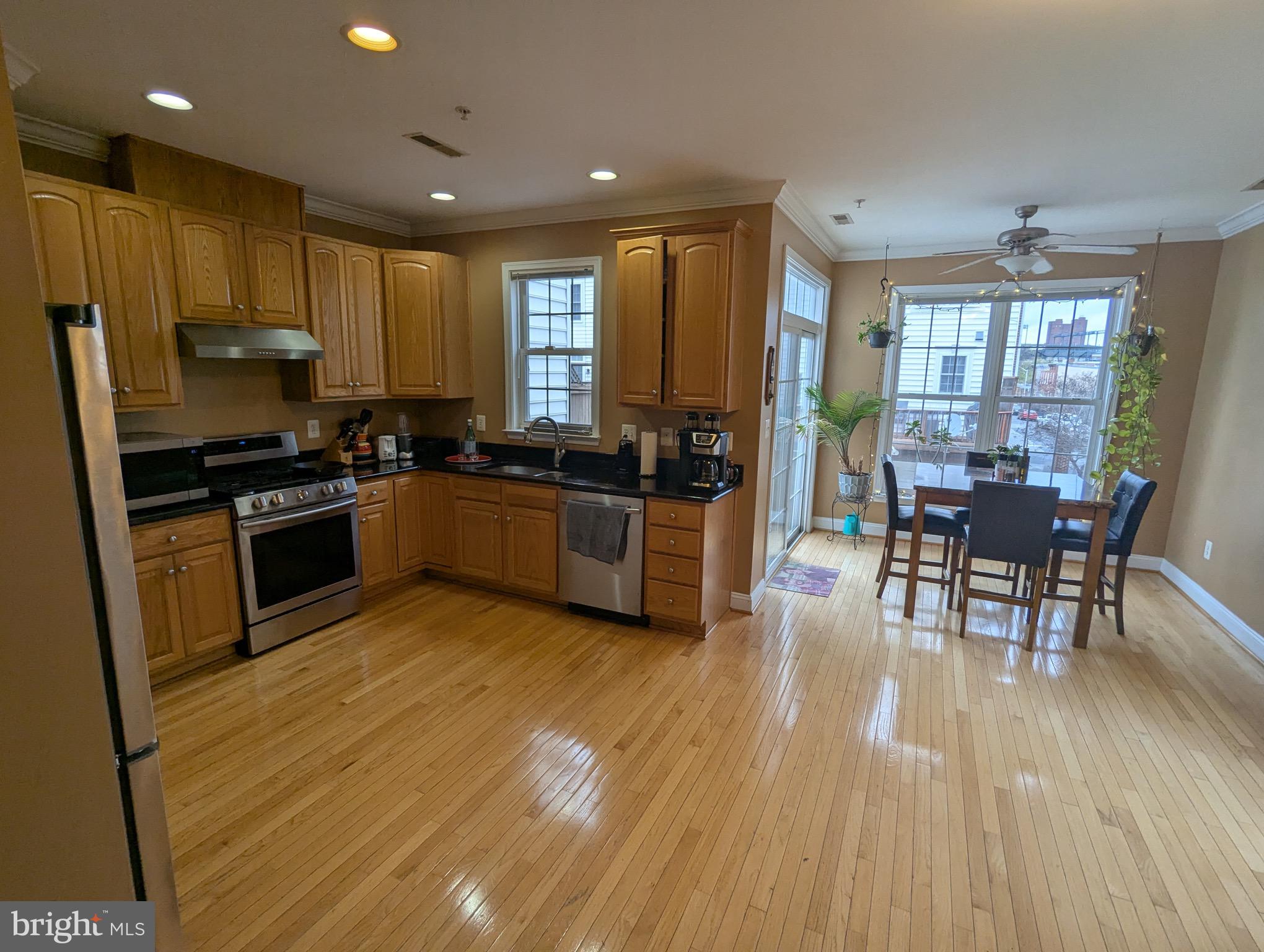 CAMDEN CROSSING - Residential Lease