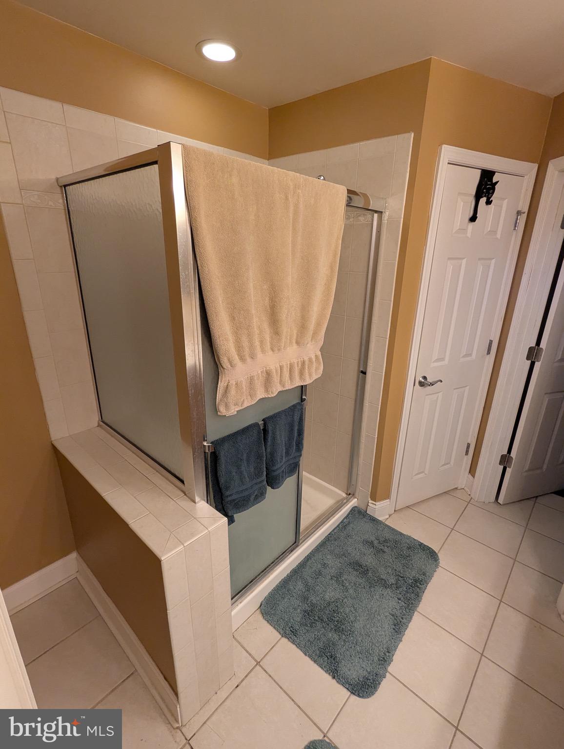 CAMDEN CROSSING - Residential Lease