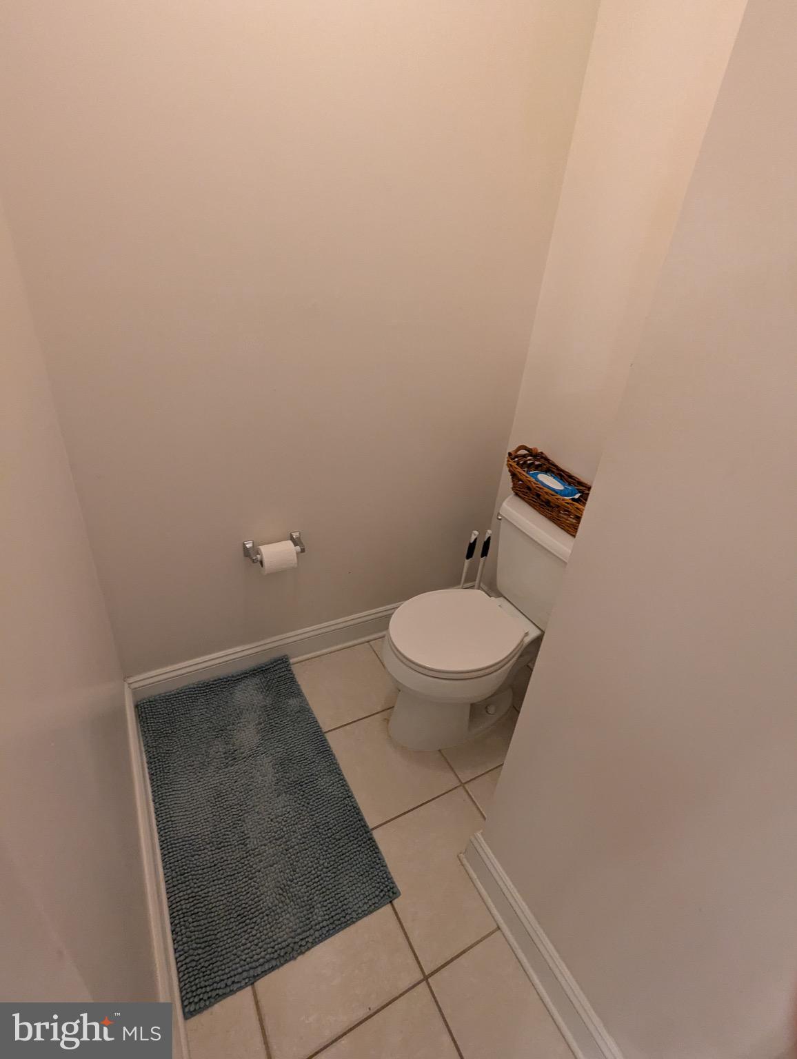 CAMDEN CROSSING - Residential Lease