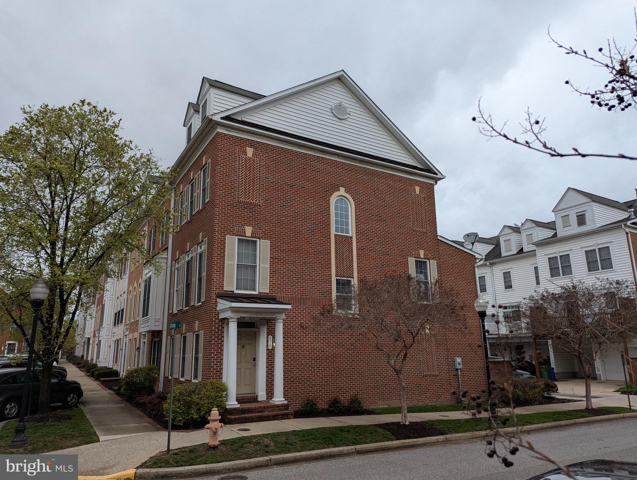 CAMDEN CROSSING - Residential Lease