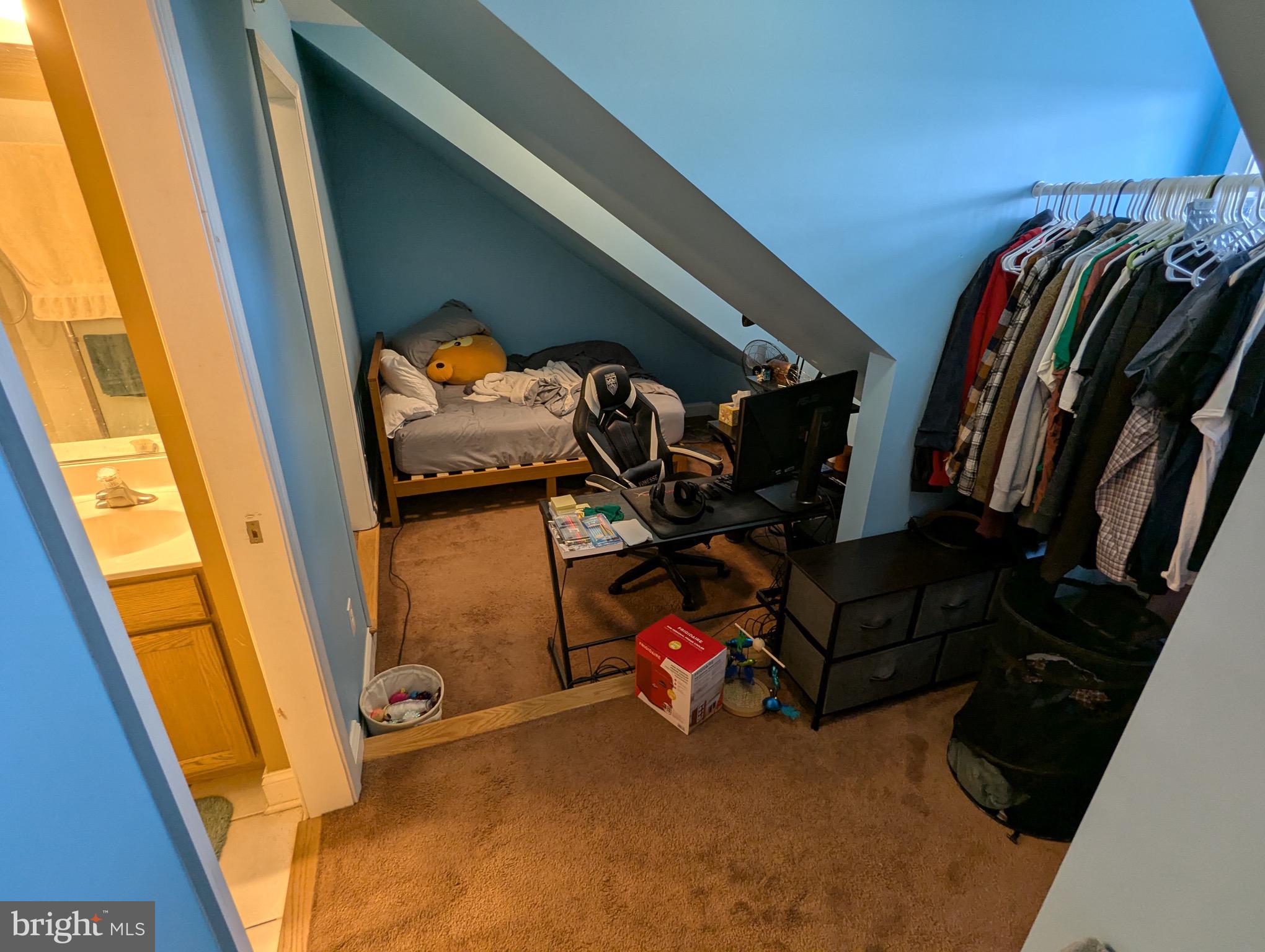 CAMDEN CROSSING - Residential Lease