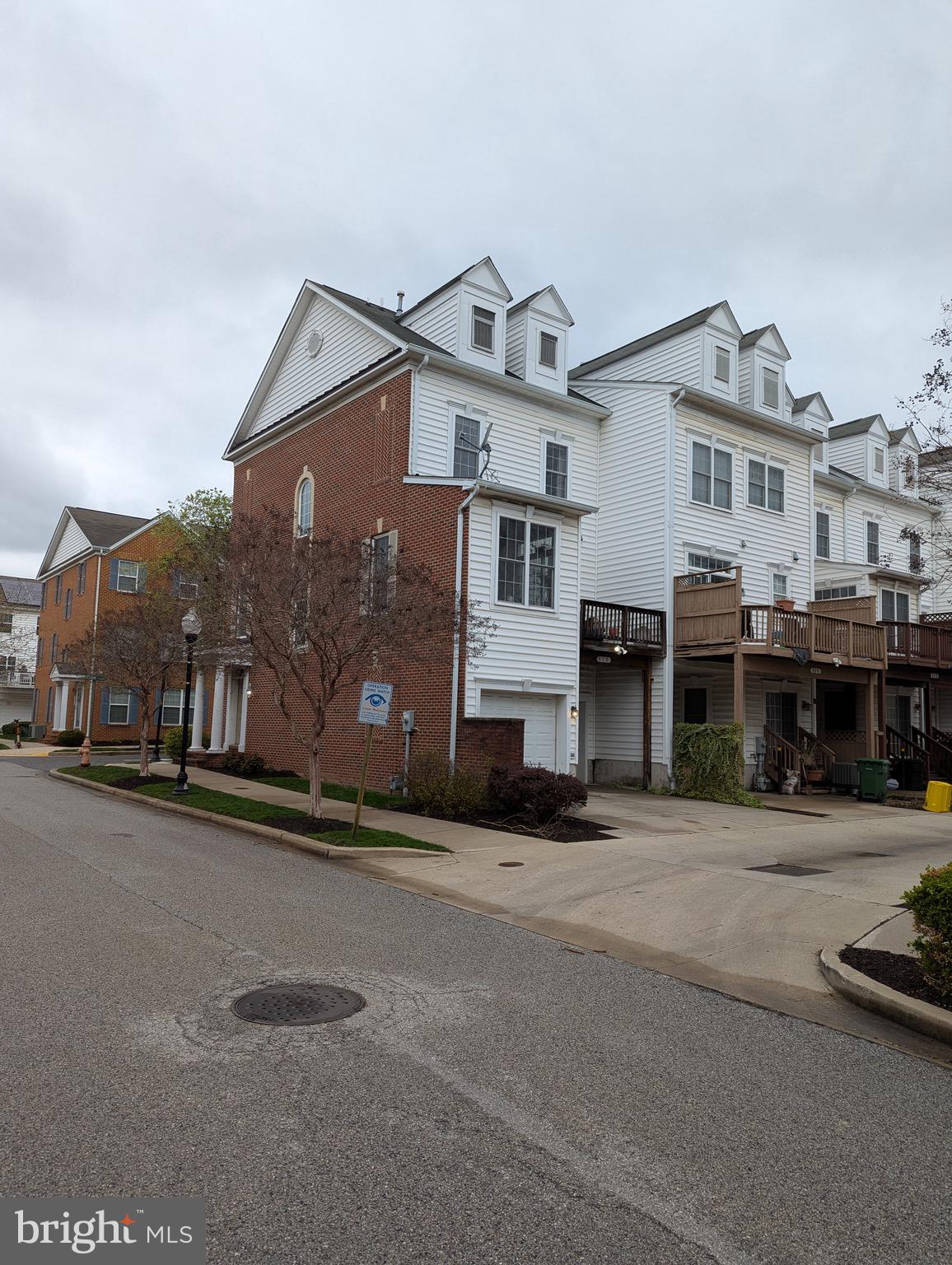 CAMDEN CROSSING - Residential Lease