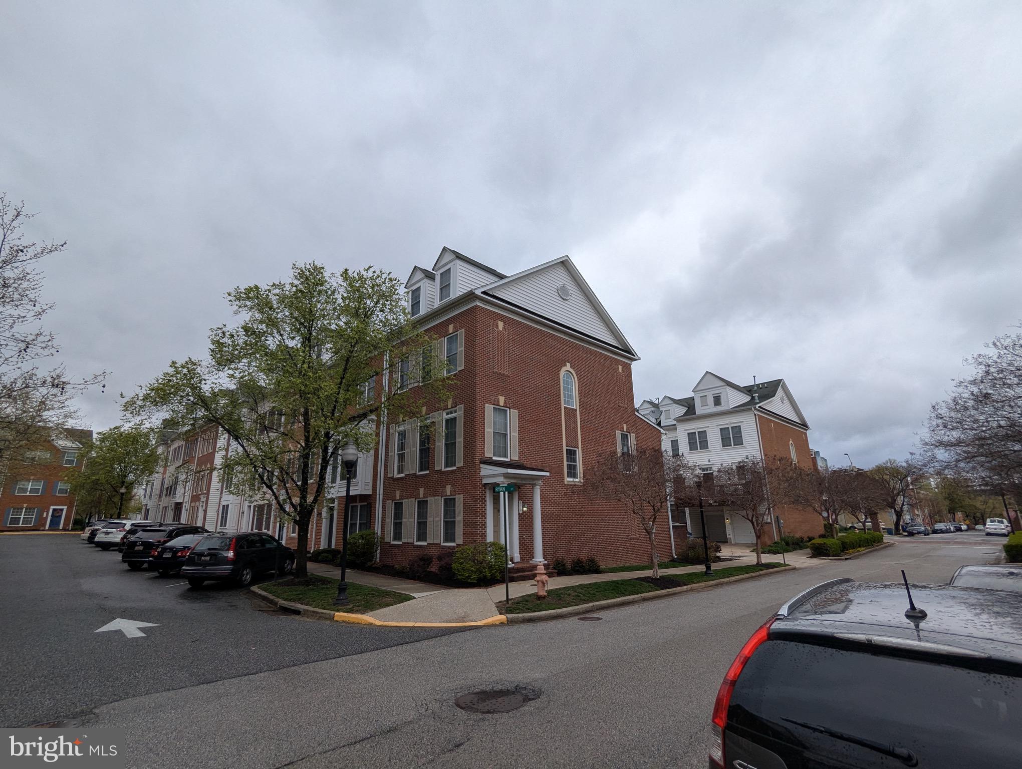 CAMDEN CROSSING - Residential Lease