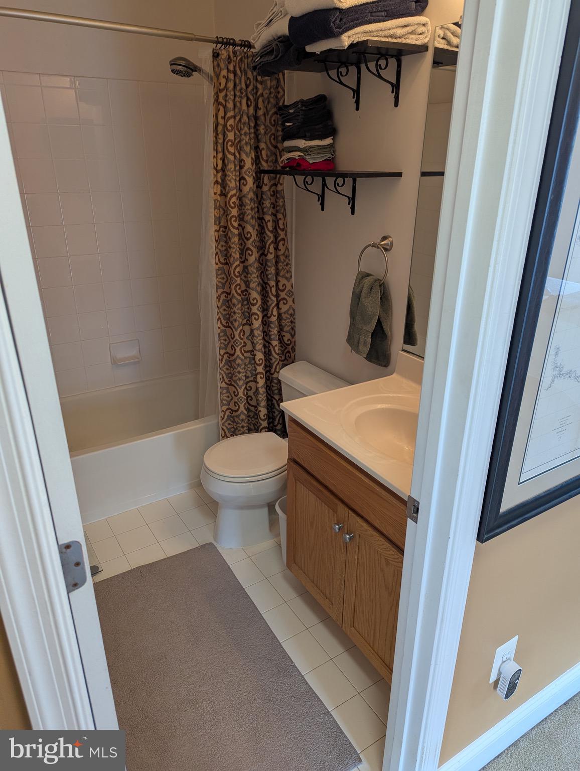 CAMDEN CROSSING - Residential Lease