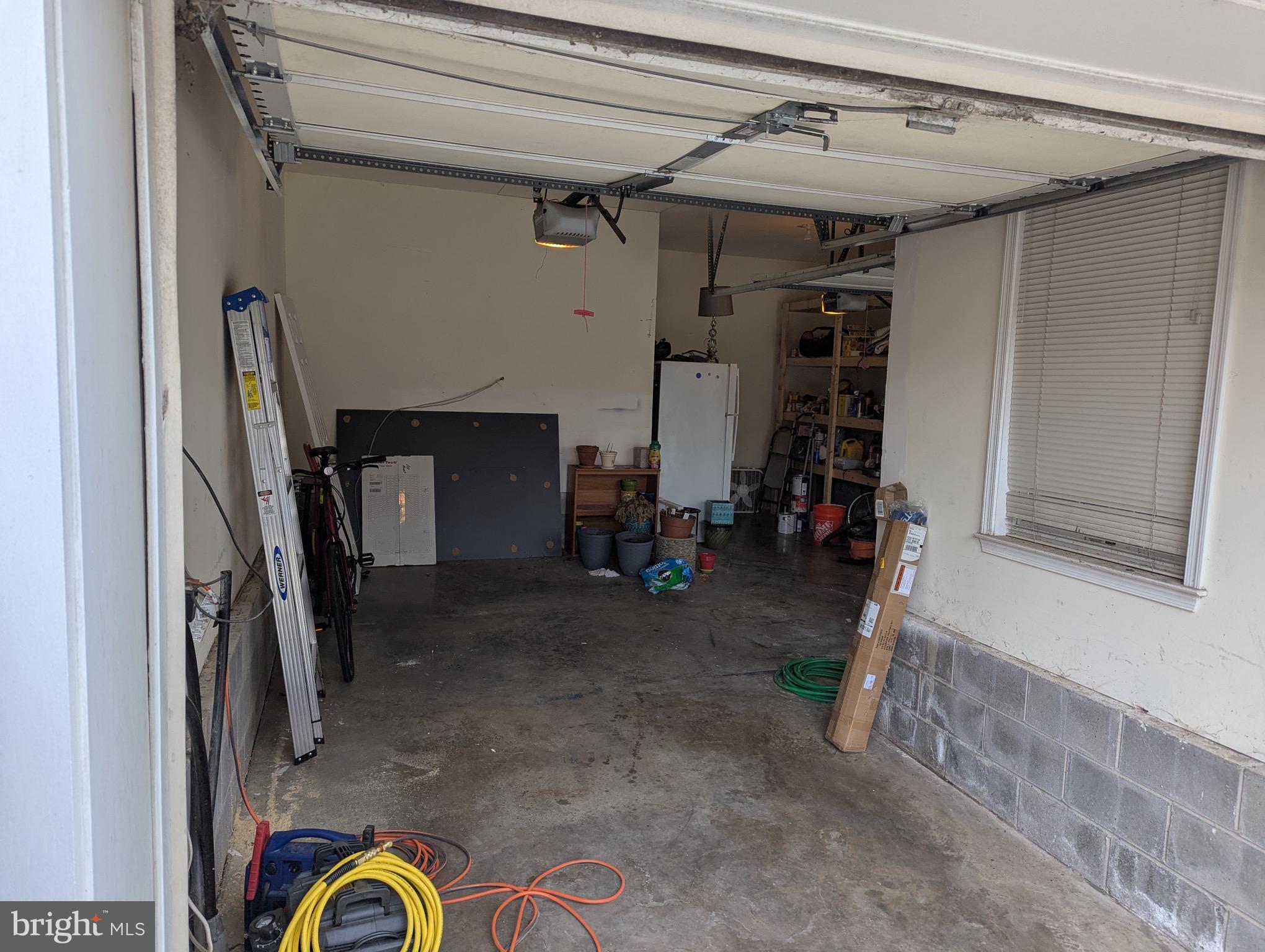 CAMDEN CROSSING - Residential Lease