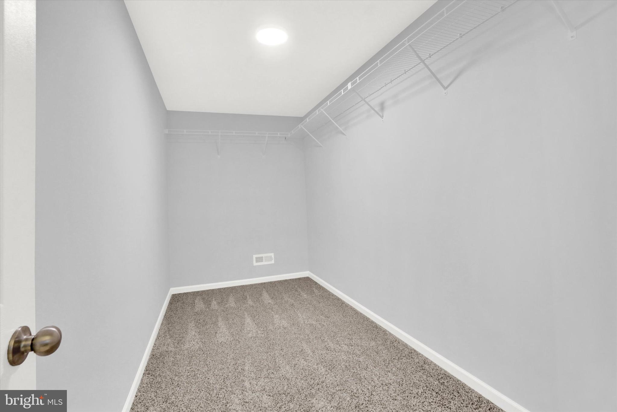 WHISPER RUN - Residential