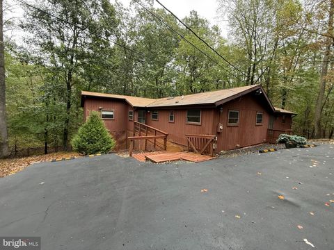 Photo of 210 Black Hawk Lane, HEDGESVILLE, WV 25427 (MLS # WVBE2045484) Photo of 210 Black Hawk Lane, HEDGESVILLE, WV 25427 (MLS # WVBE2045484)