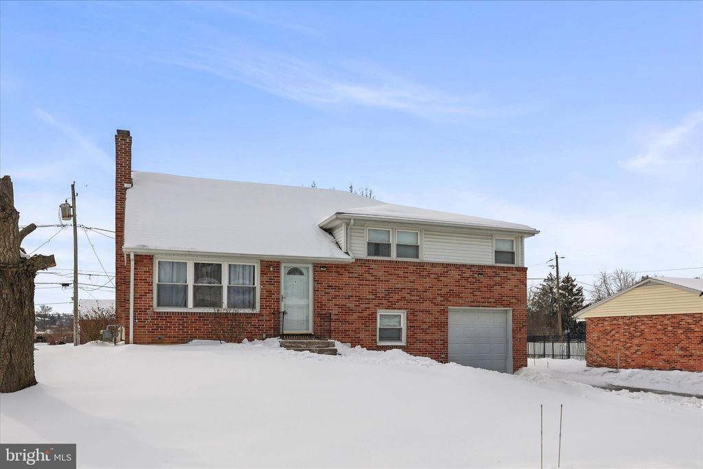 Photo of 2430 Bradford Drive, YORK, PA 17402 (MLS # PAYK2095442)