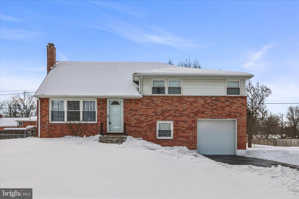 Photo of 2430 Bradford Drive, YORK, PA 17402 (MLS # PAYK2095442)