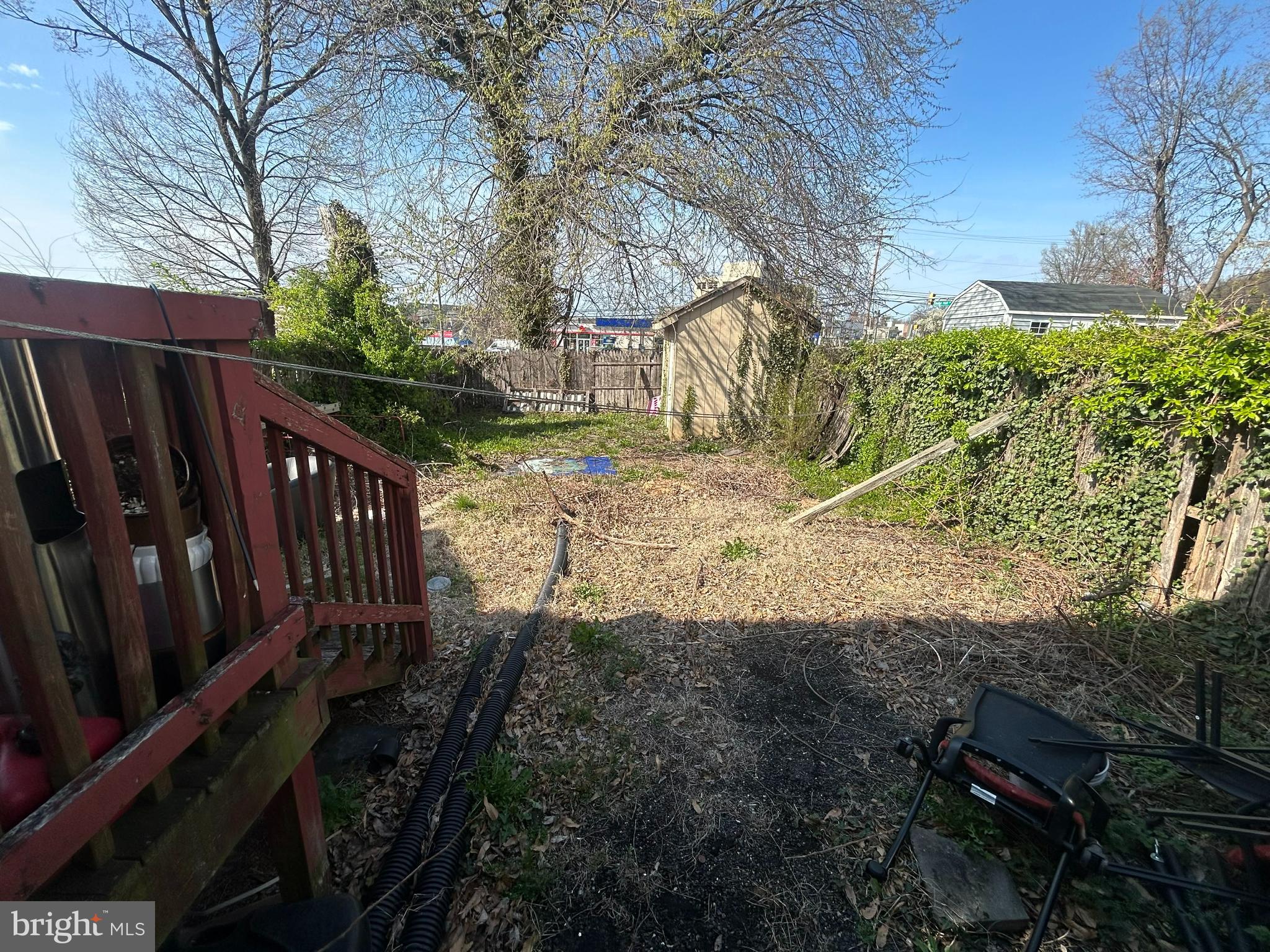 7100 E LOMBARD STREET