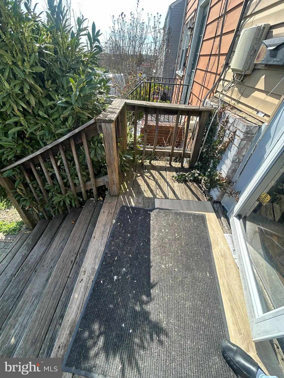 7100 E LOMBARD STREET