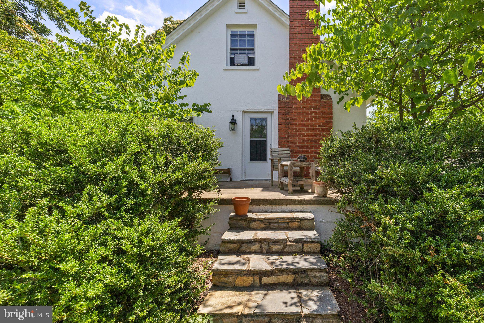 THE PLAINS - Residential