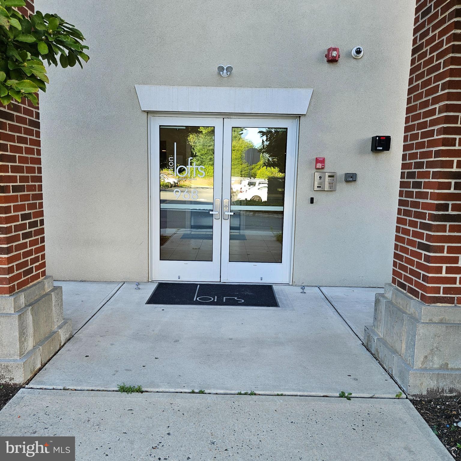 968 ROBBINS-EDINBURG 305