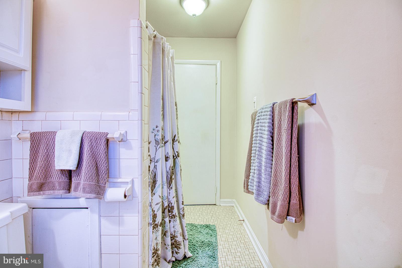 COLONIAL HOMES - Residential