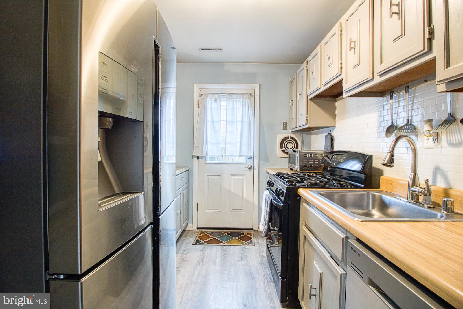 COLONIAL HOMES - Residential