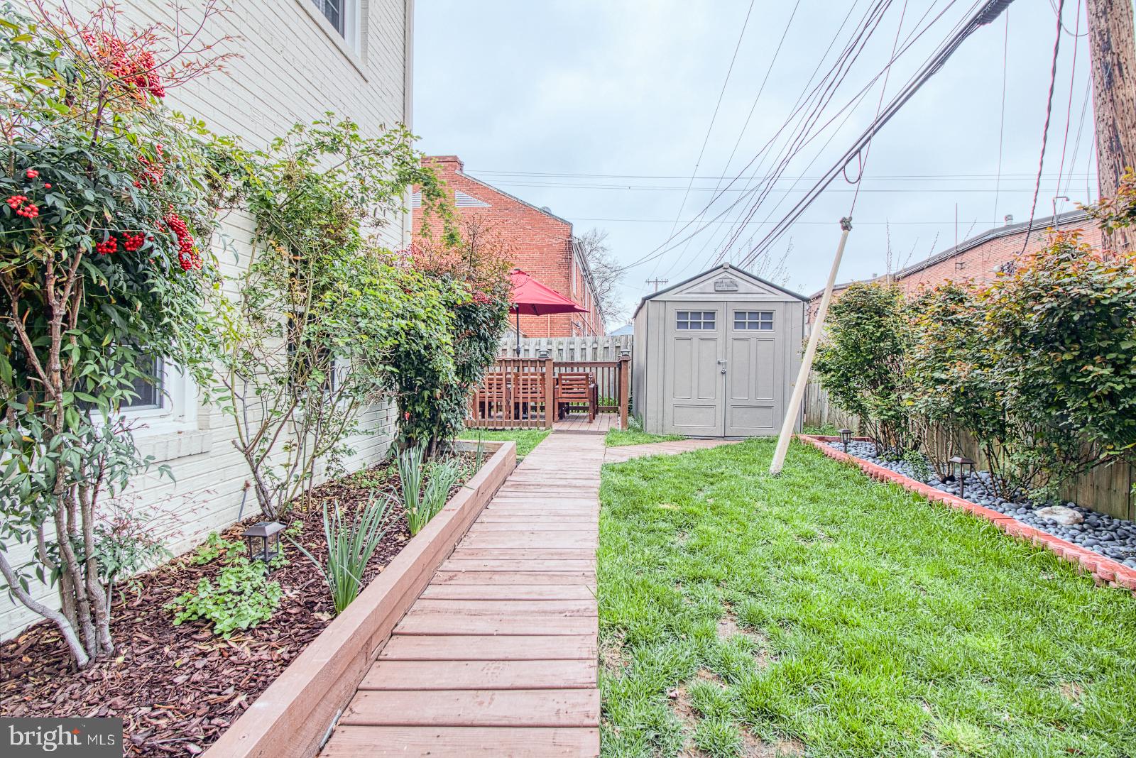 COLONIAL HOMES - Residential