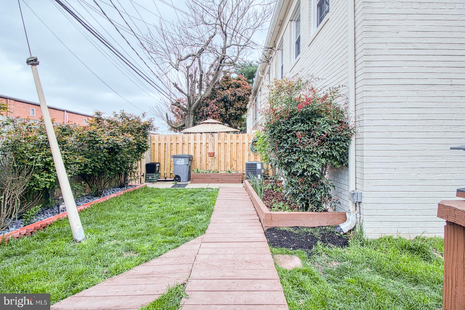 COLONIAL HOMES - Residential