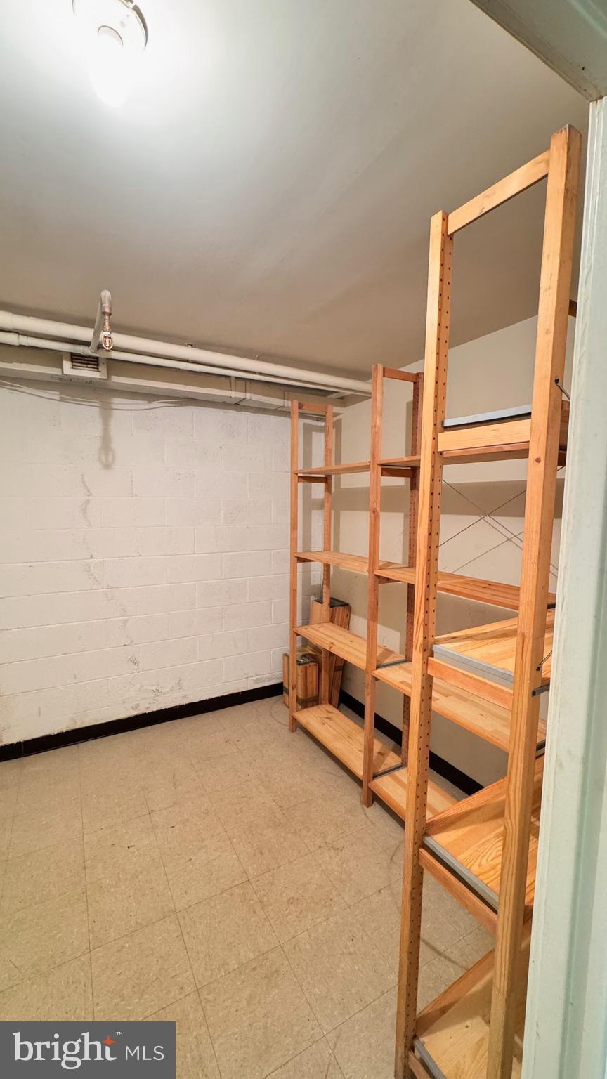 BURKE COVE - Residential Lease