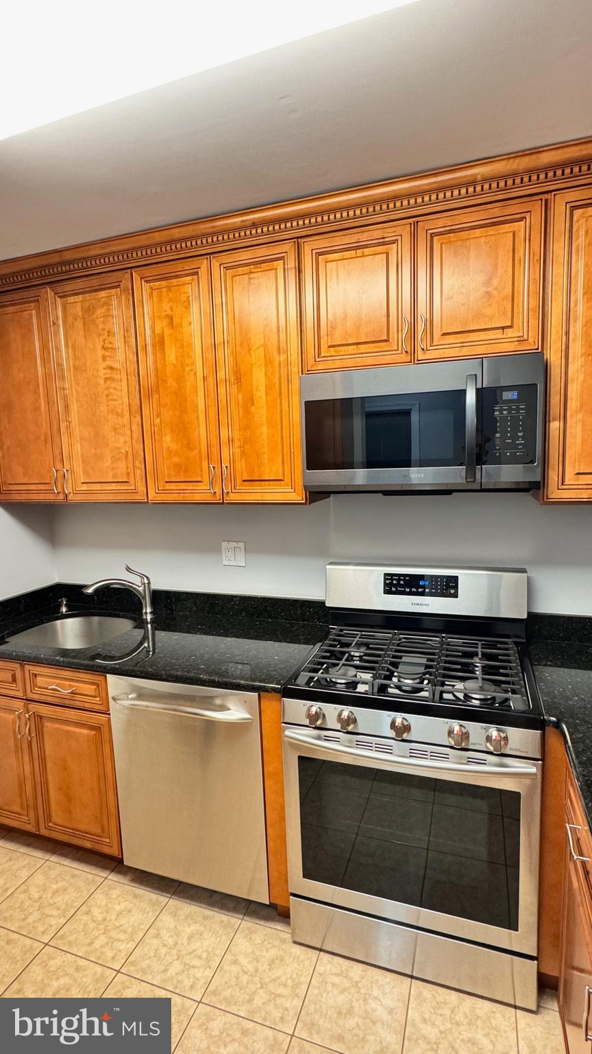 BURKE COVE - Residential Lease