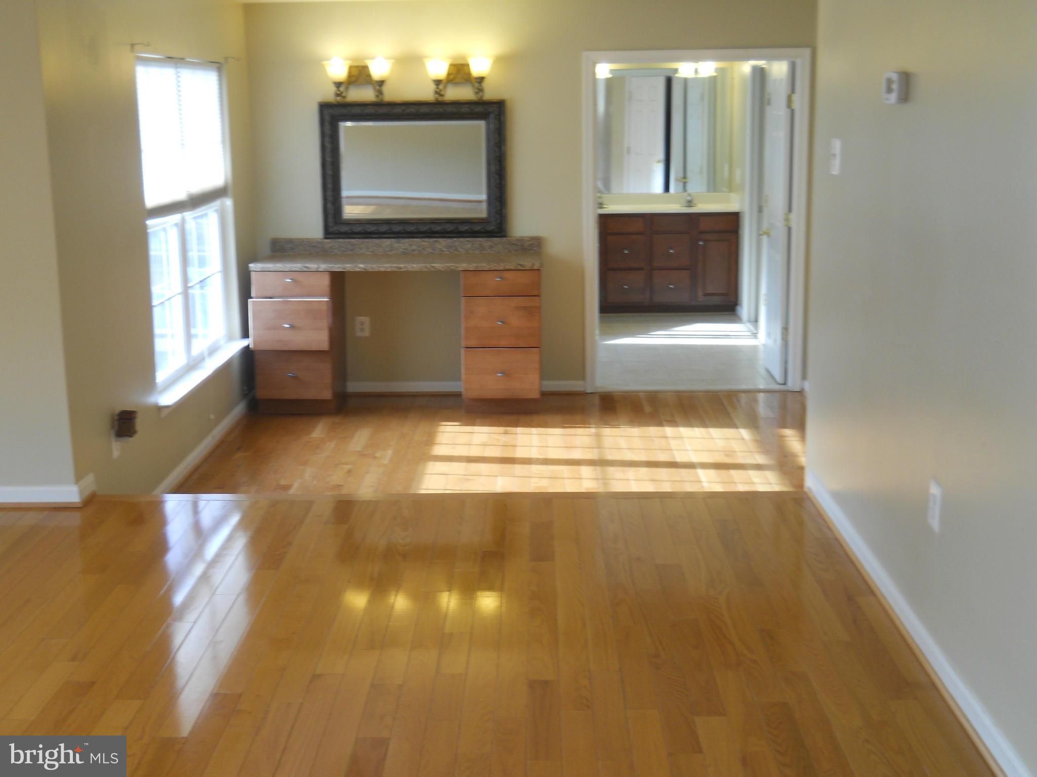 BROAD RUN OAKS - Residential