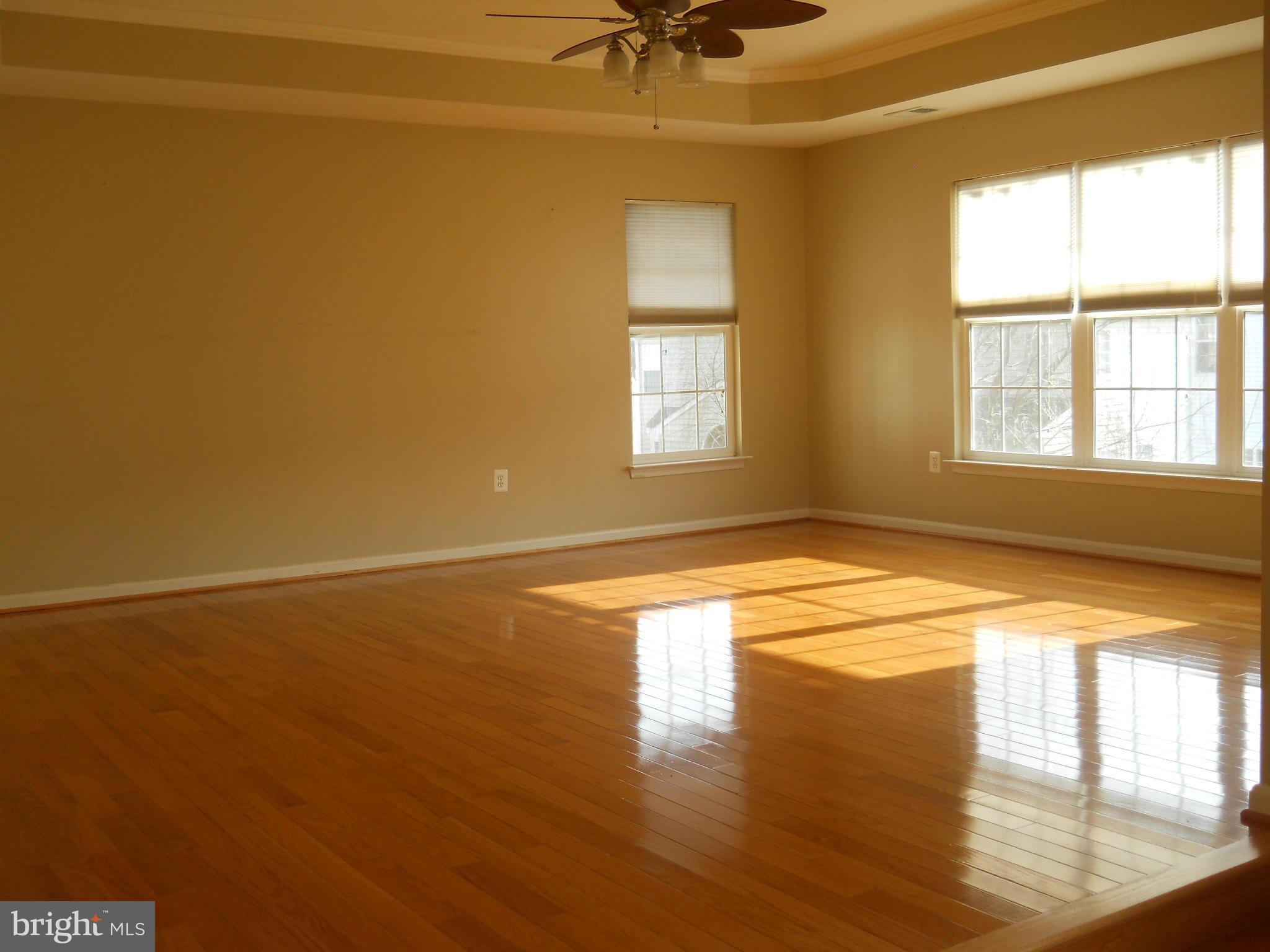BROAD RUN OAKS - Residential
