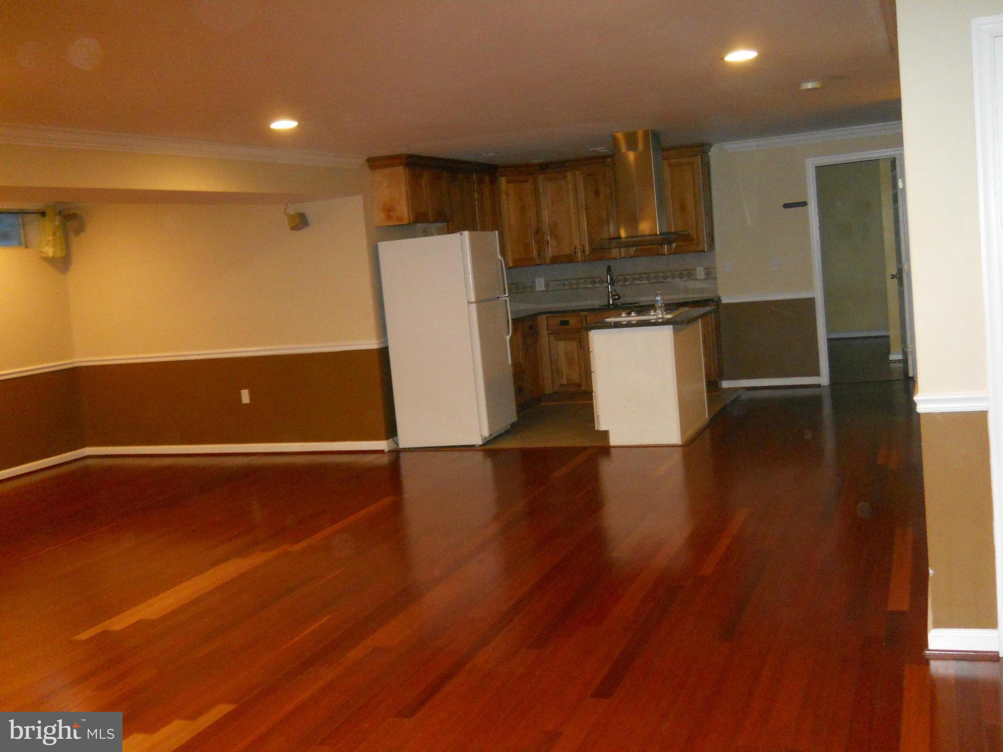 BROAD RUN OAKS - Residential