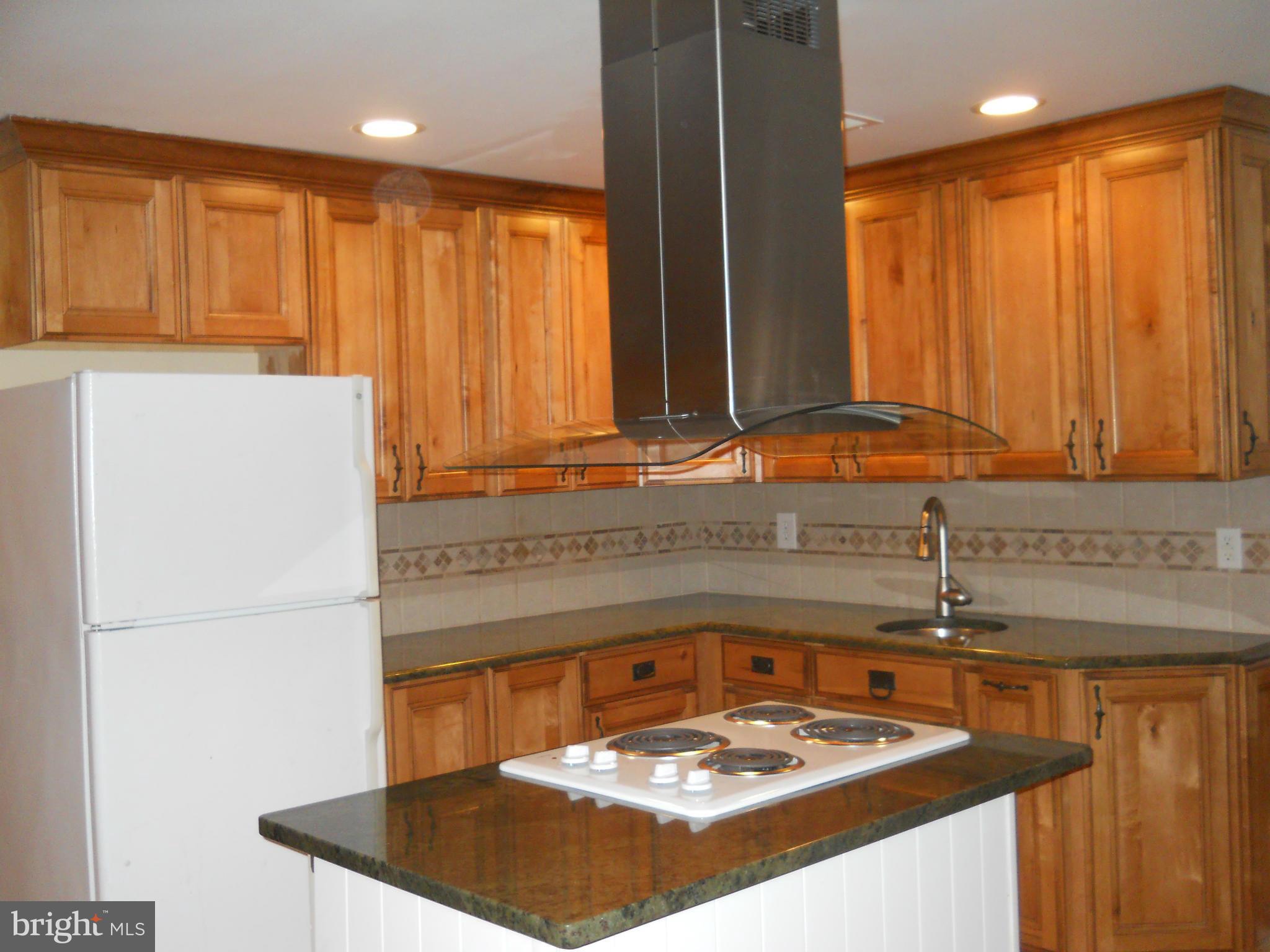 BROAD RUN OAKS - Residential