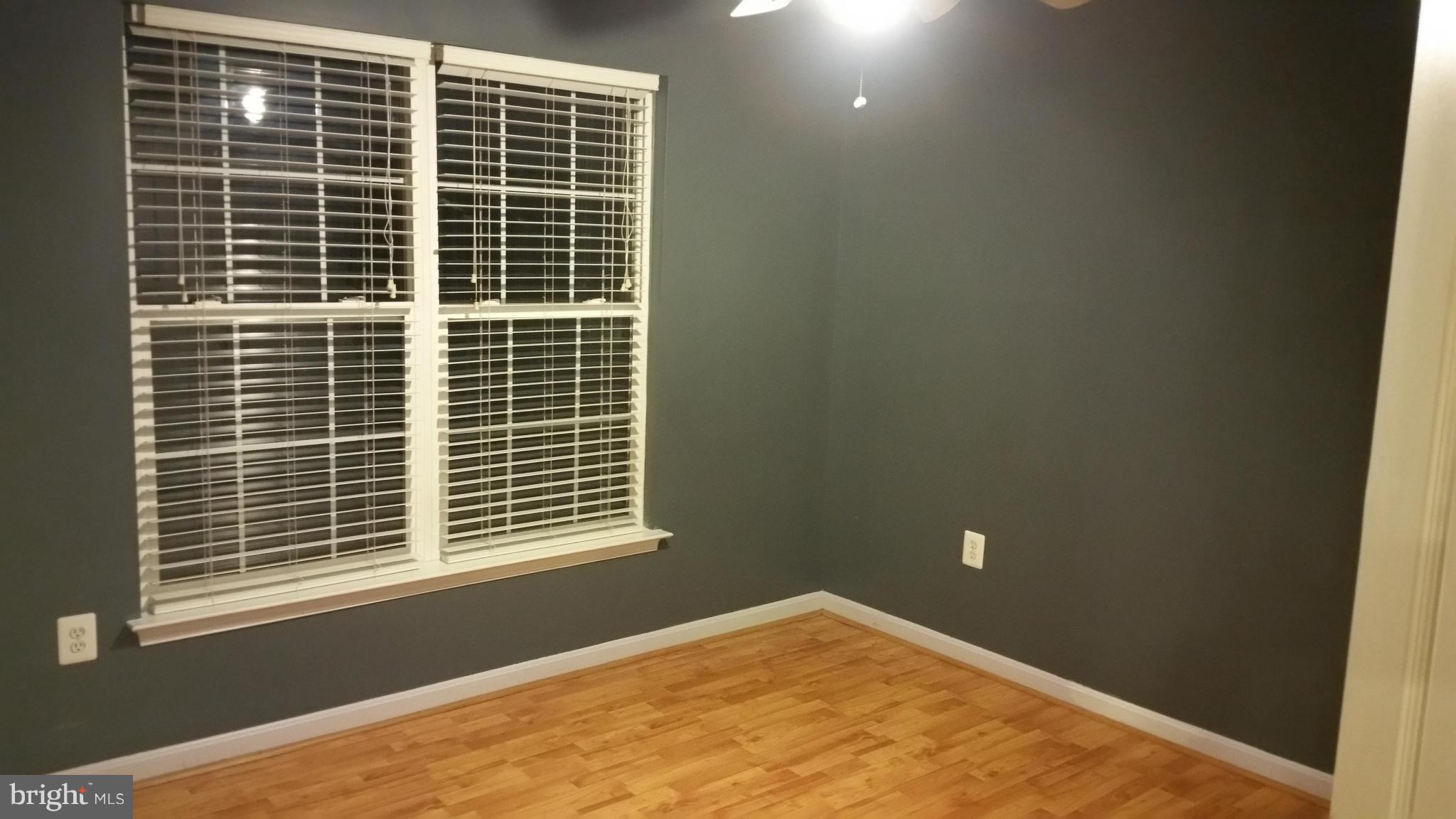 BROAD RUN OAKS - Residential