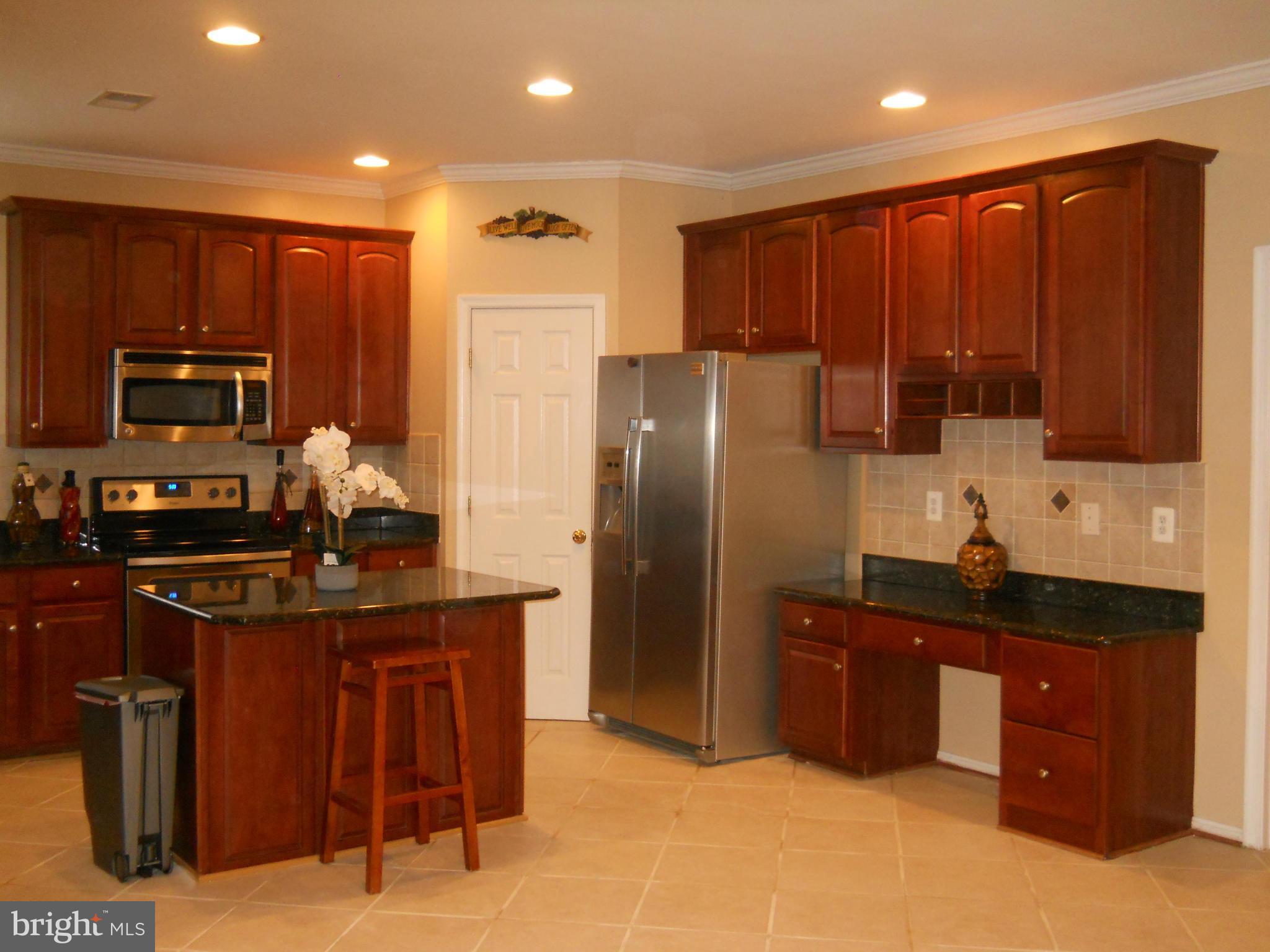 BROAD RUN OAKS - Residential
